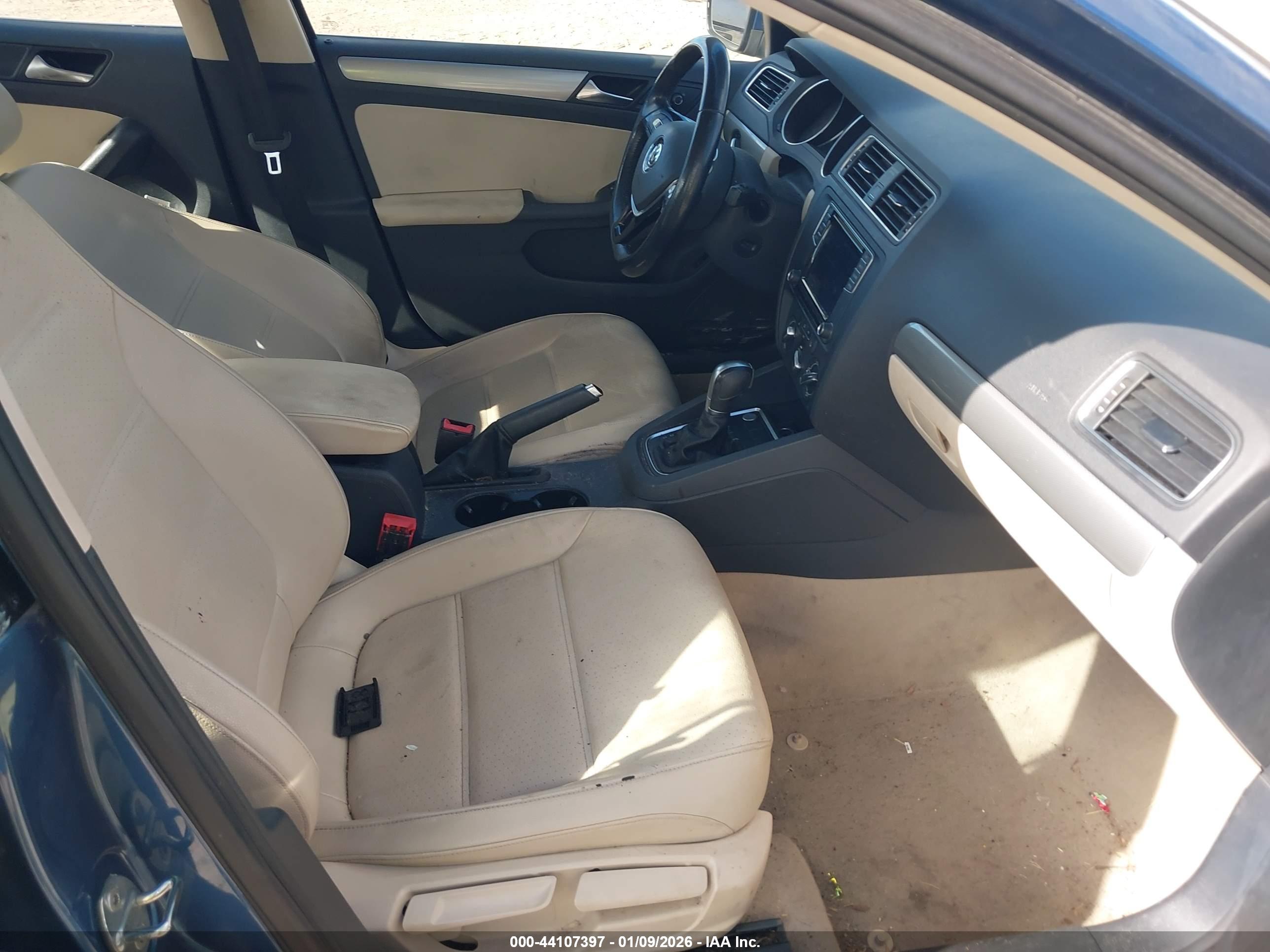 VOLKSWAGEN JETTA image 5