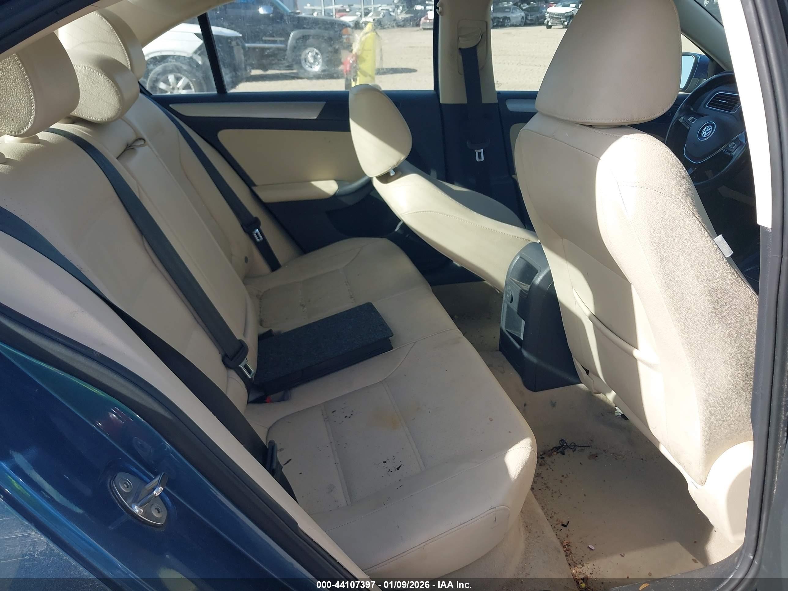 VOLKSWAGEN JETTA image 8