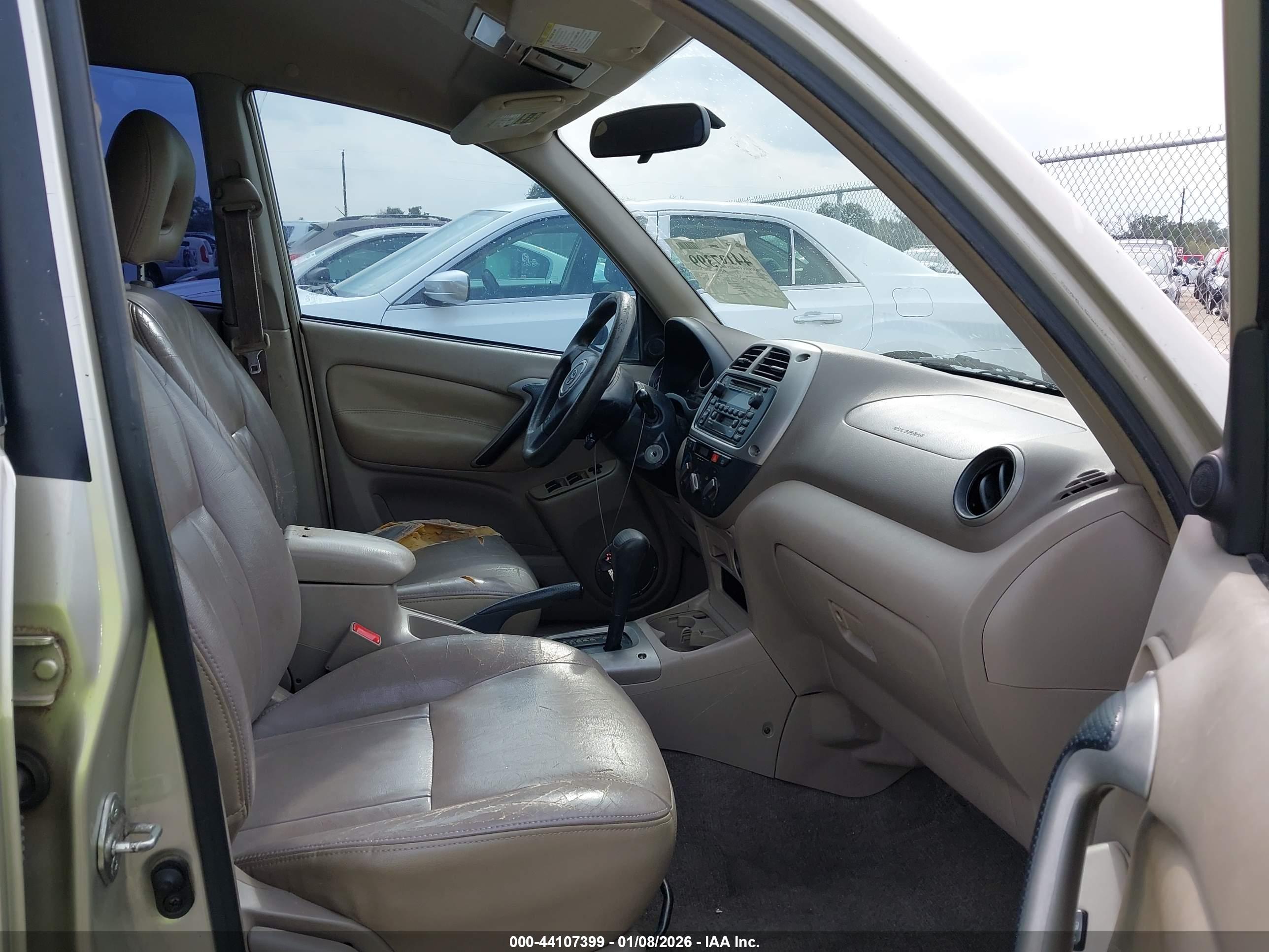 TOYOTA RAV4 image 5