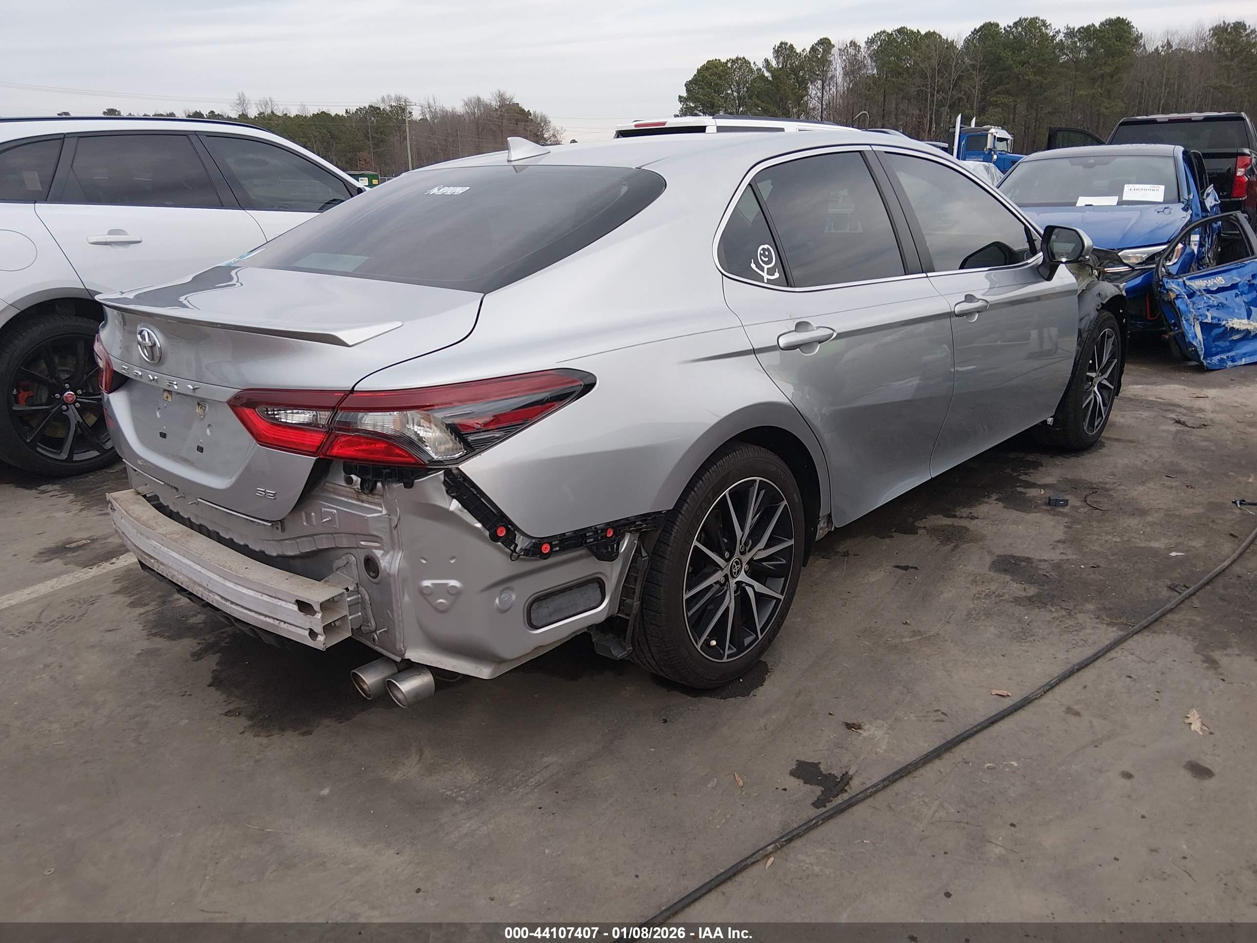 TOYOTA CAMRY image 4