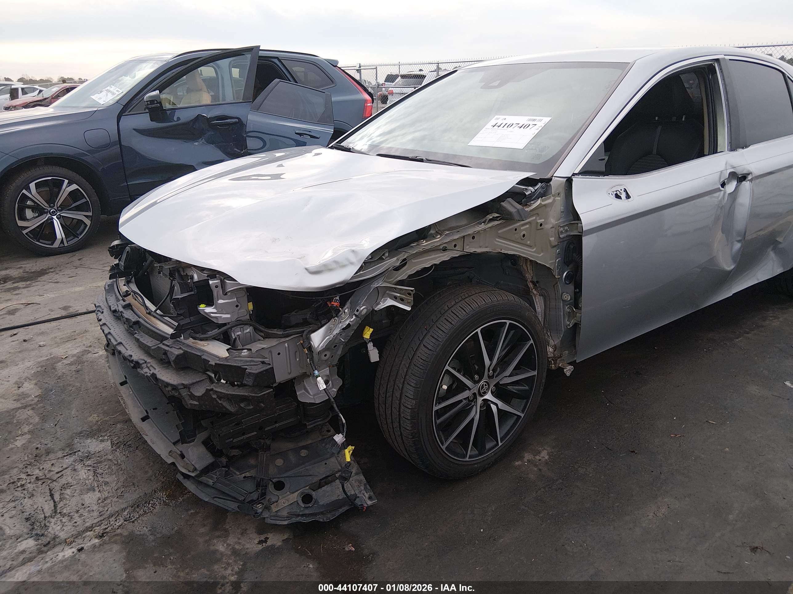 TOYOTA CAMRY image 6
