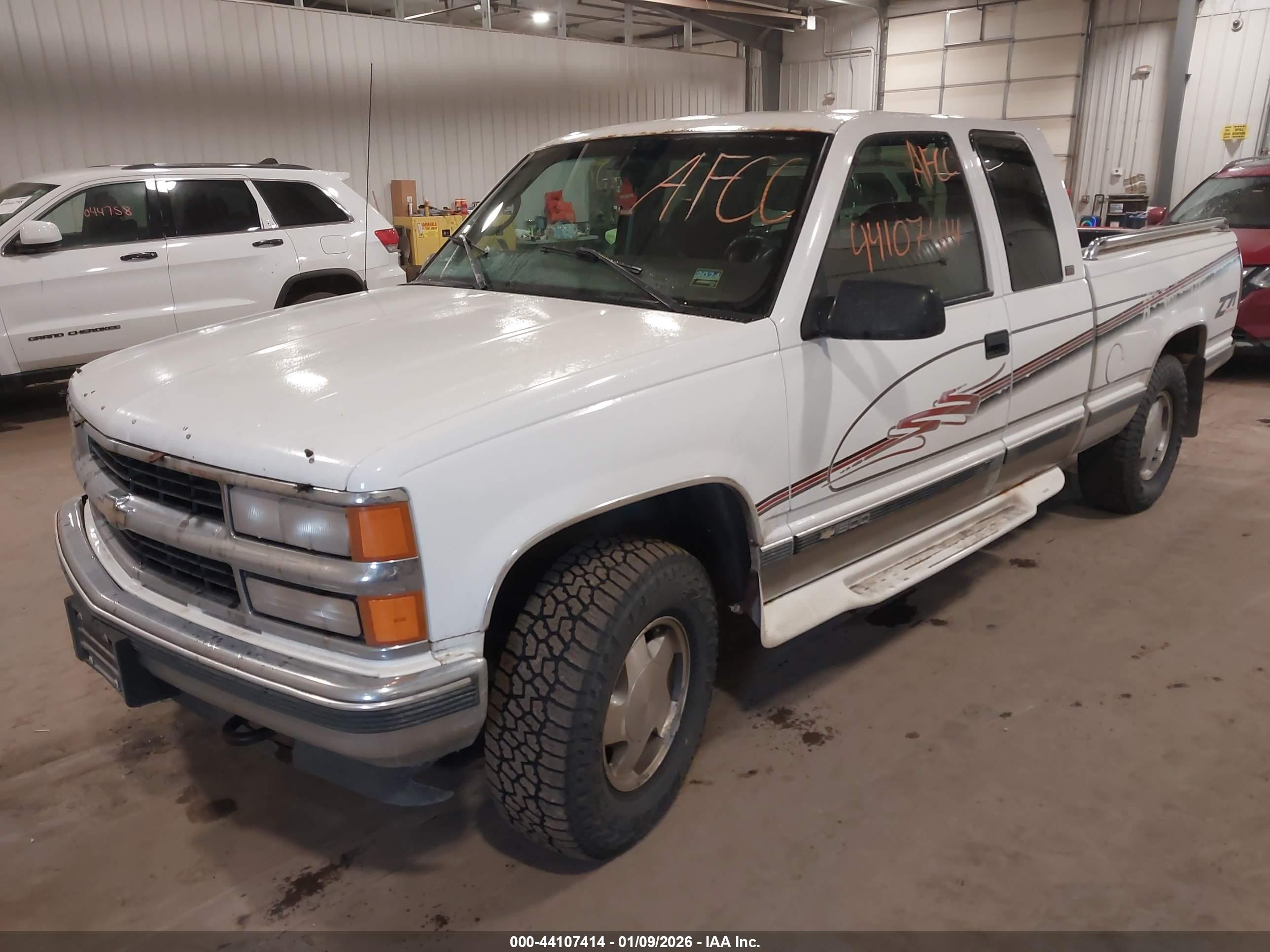 CHEVROLET K1500 image 2