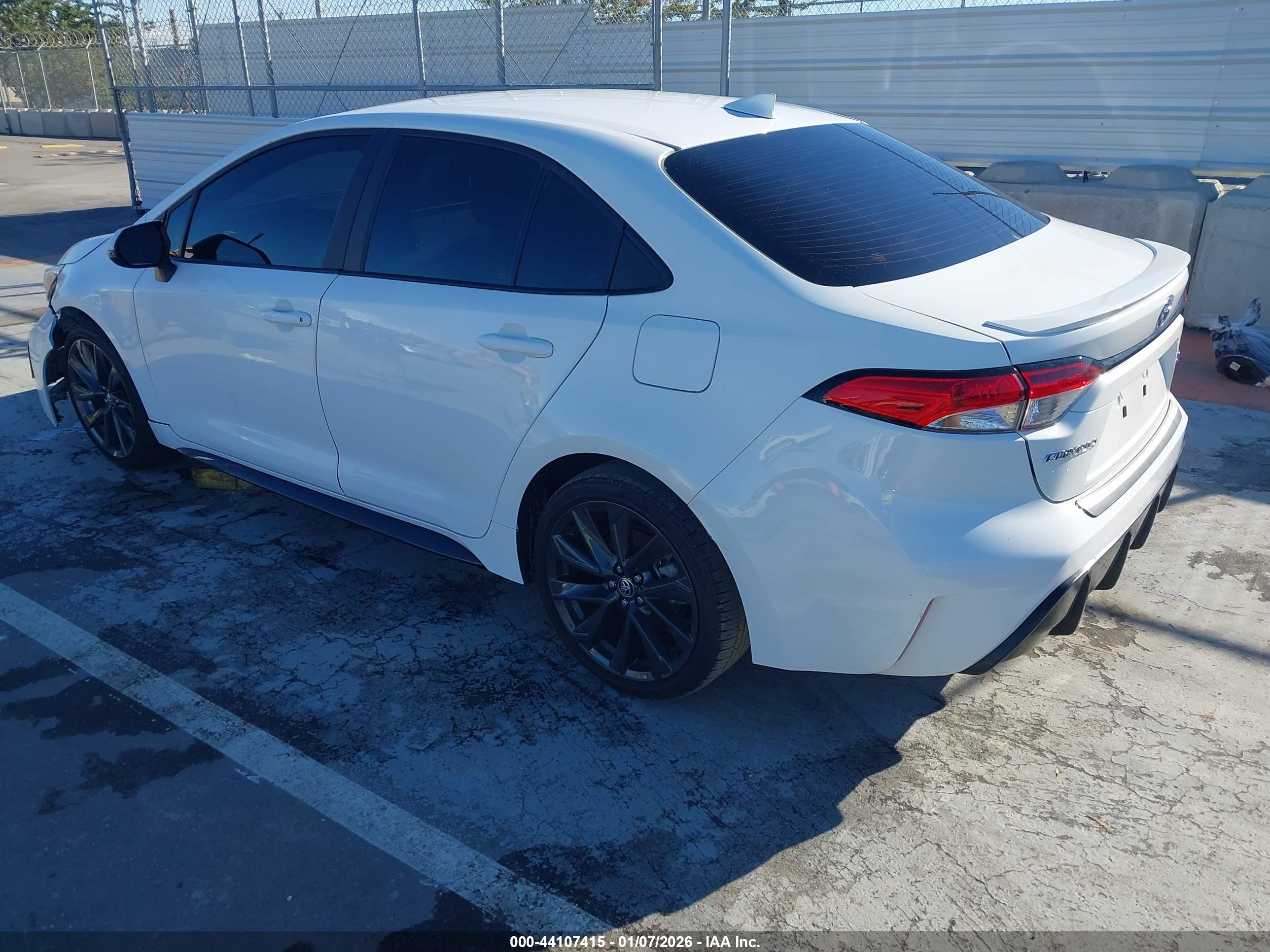 TOYOTA COROLLA image 3