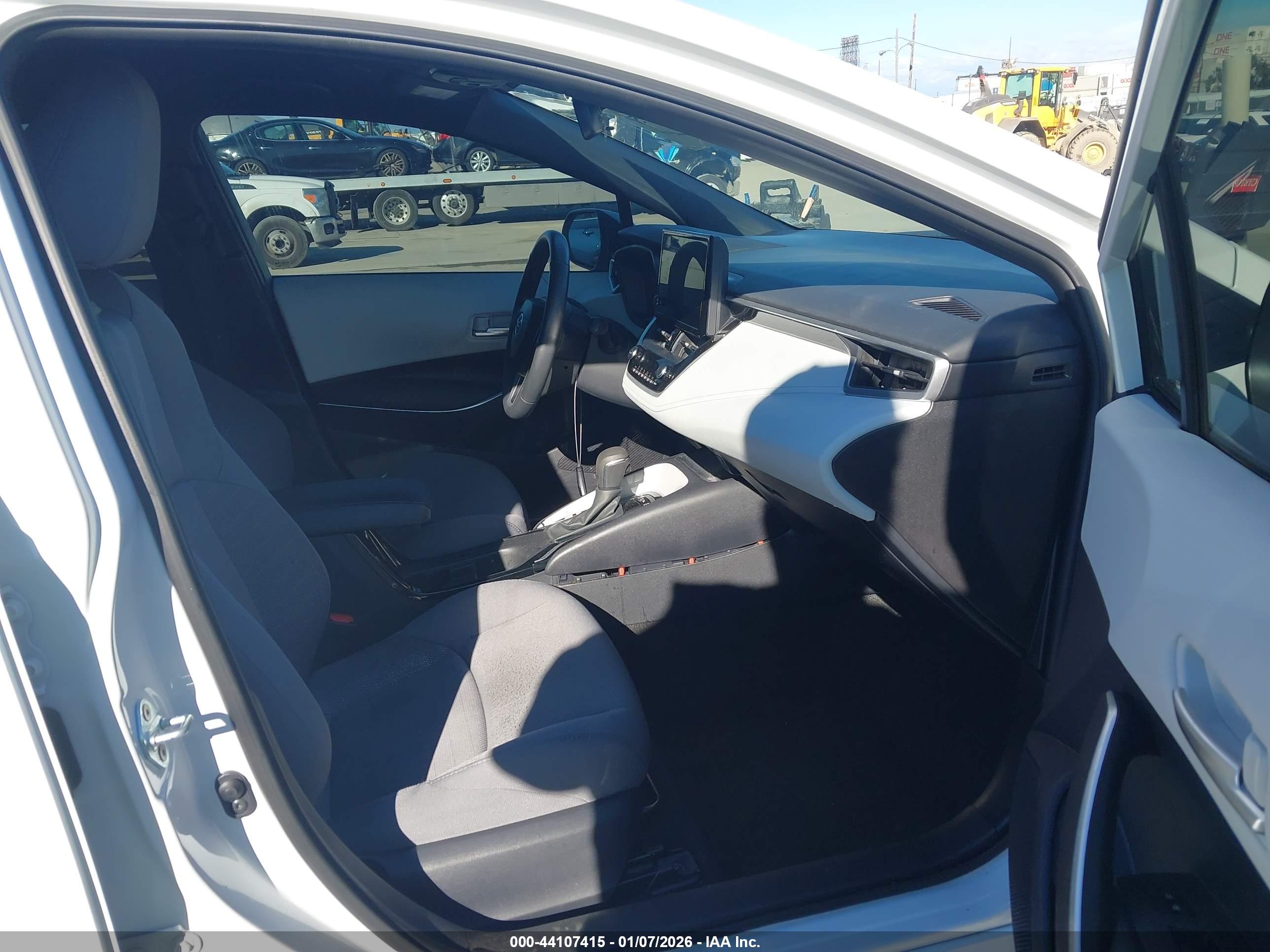 TOYOTA COROLLA image 5