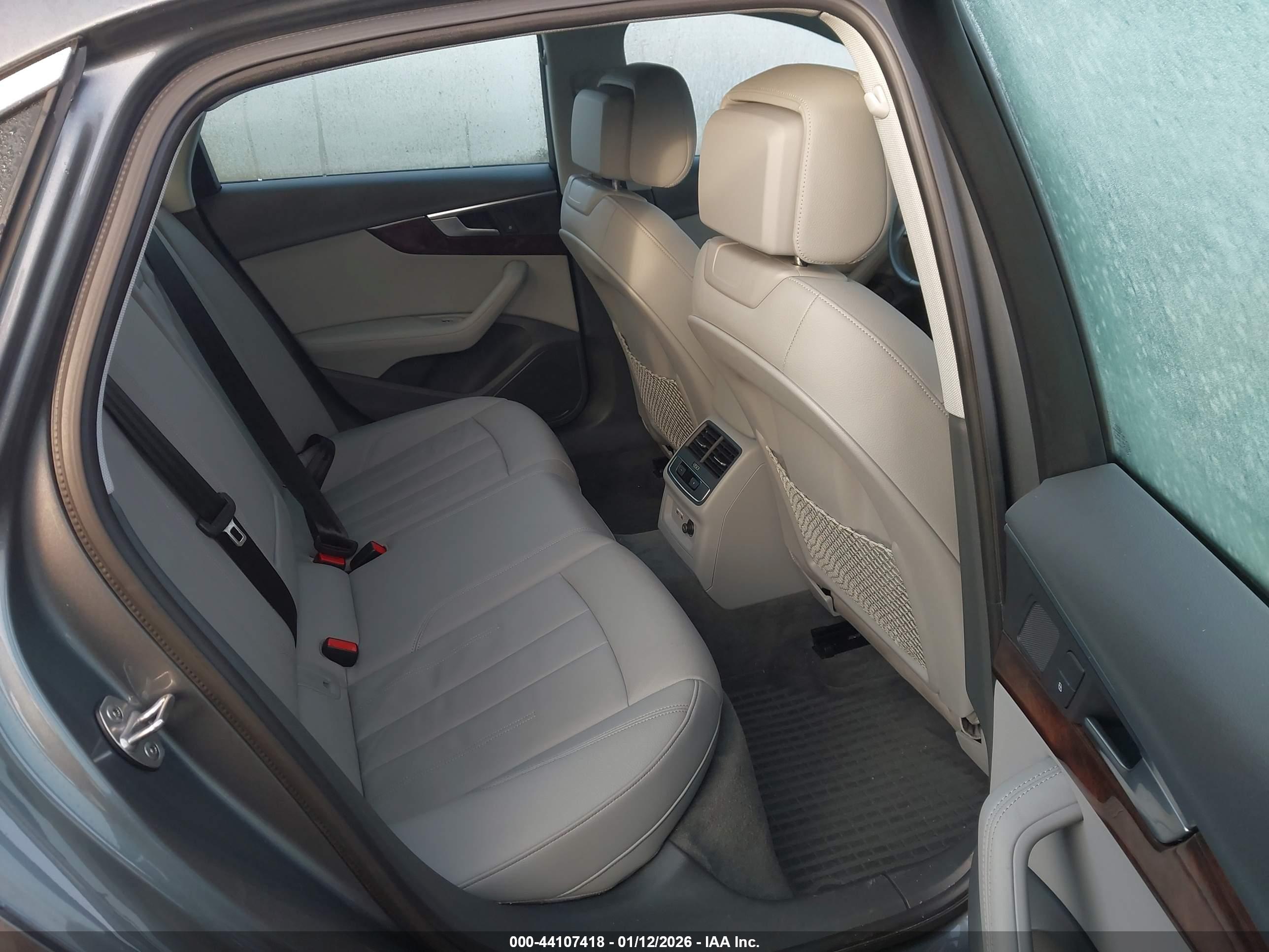 AUDI A4 image 8