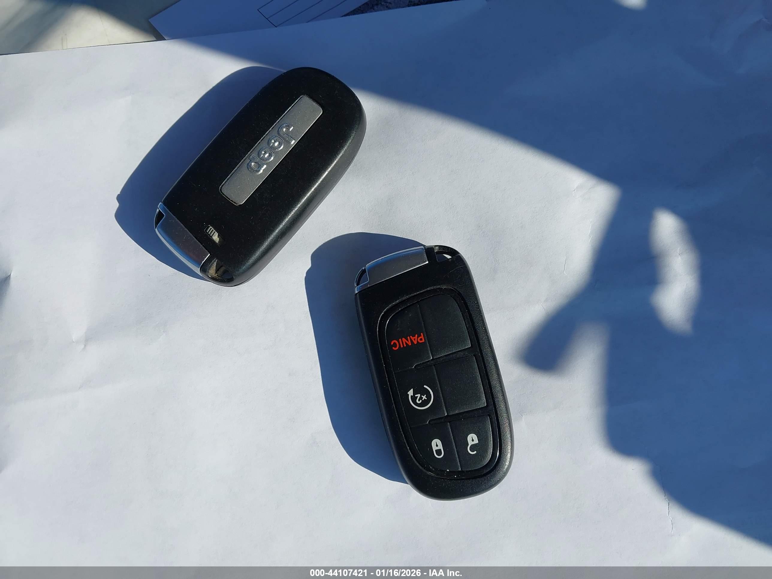 JEEP CHEROKEE image 11