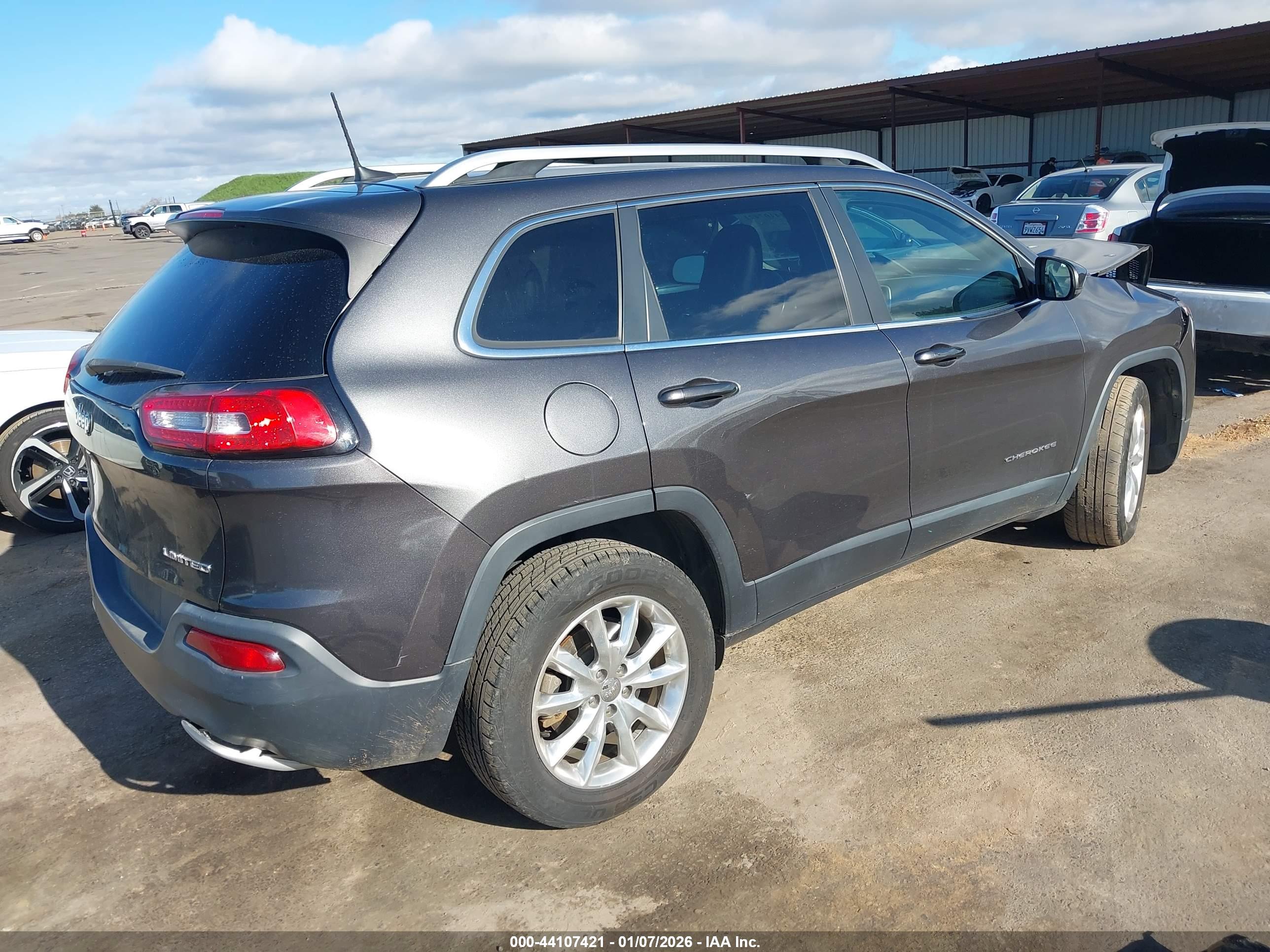 JEEP CHEROKEE image 4