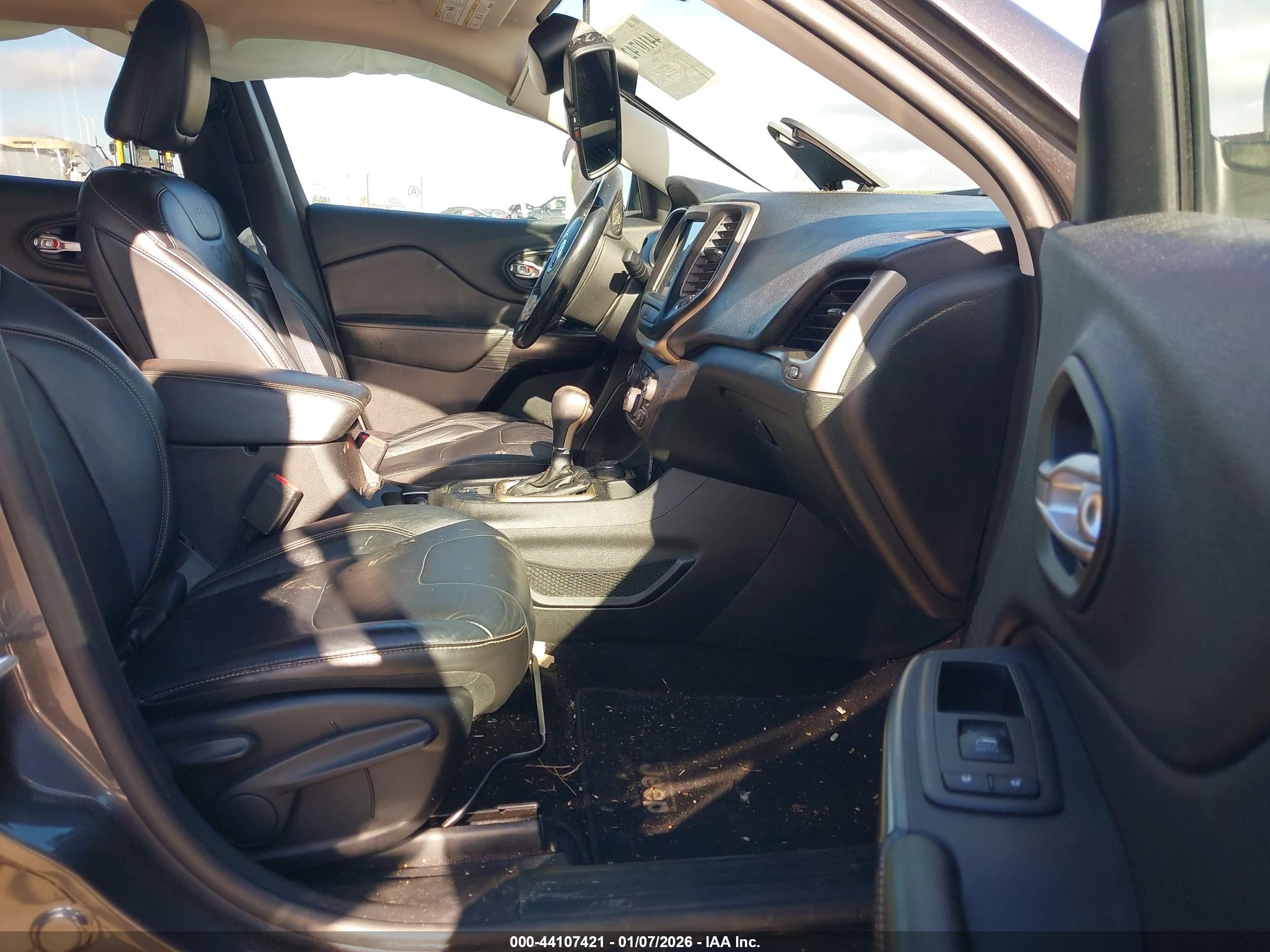 JEEP CHEROKEE image 5