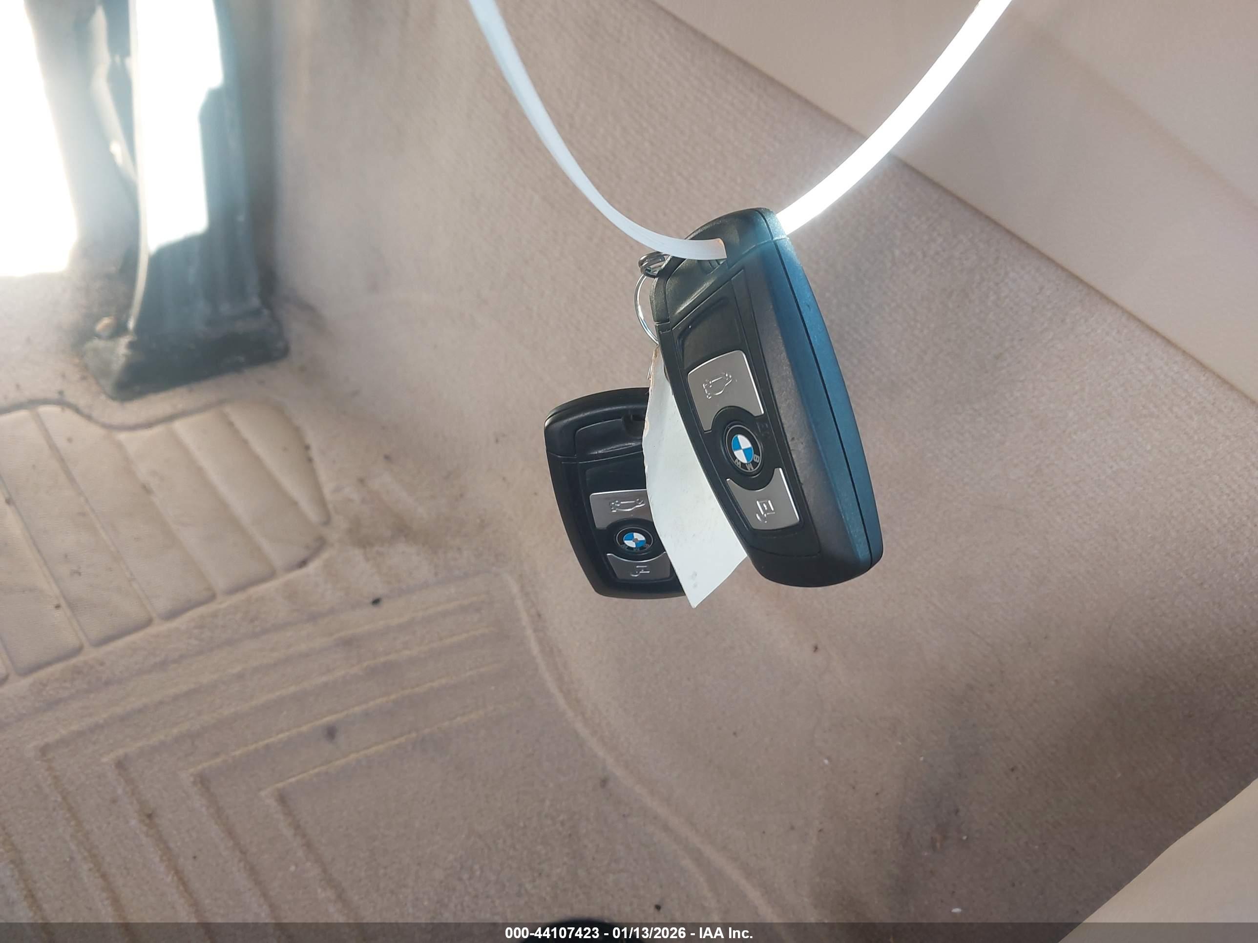 BMW 320I image 11