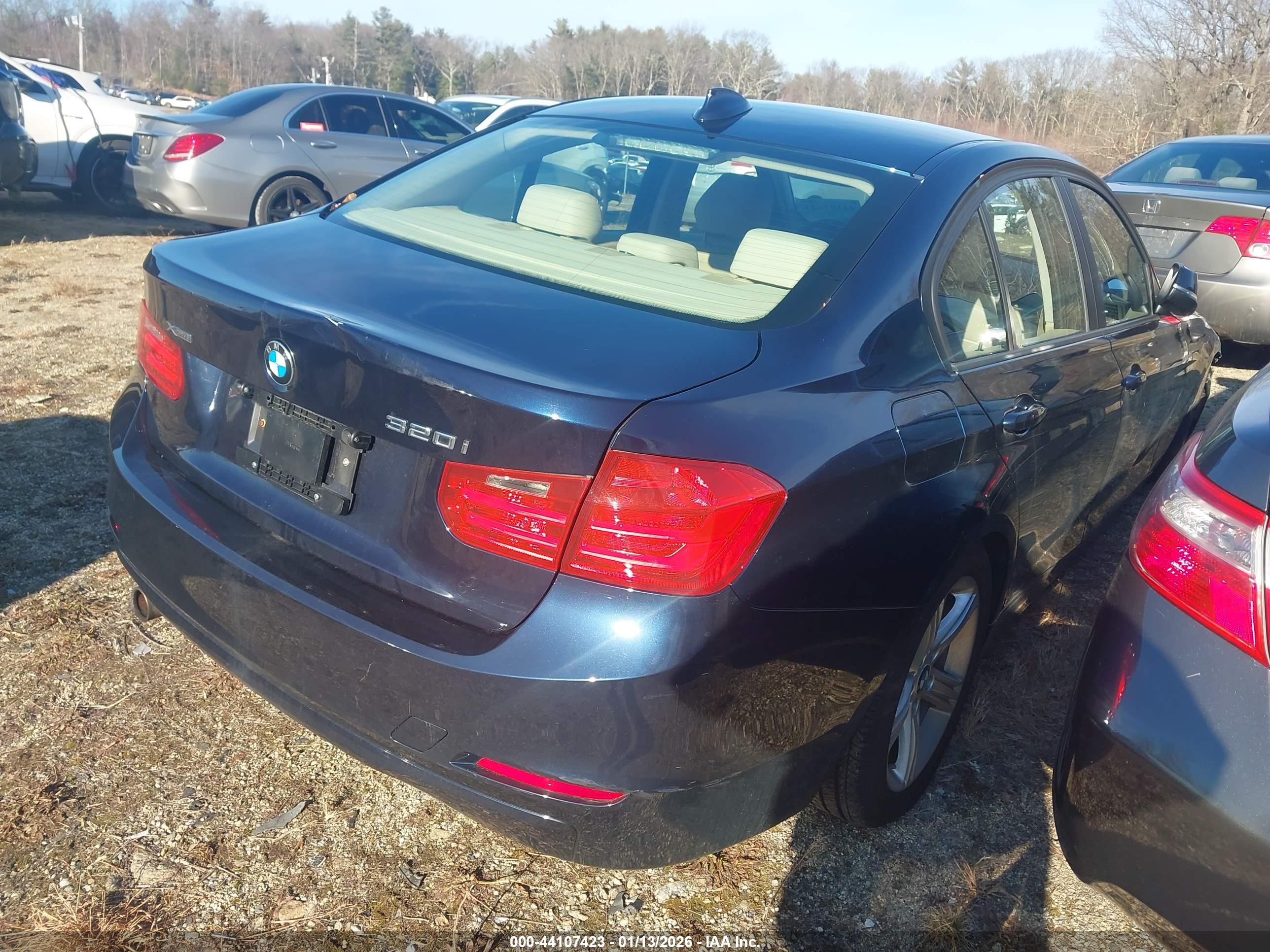 BMW 320I image 4