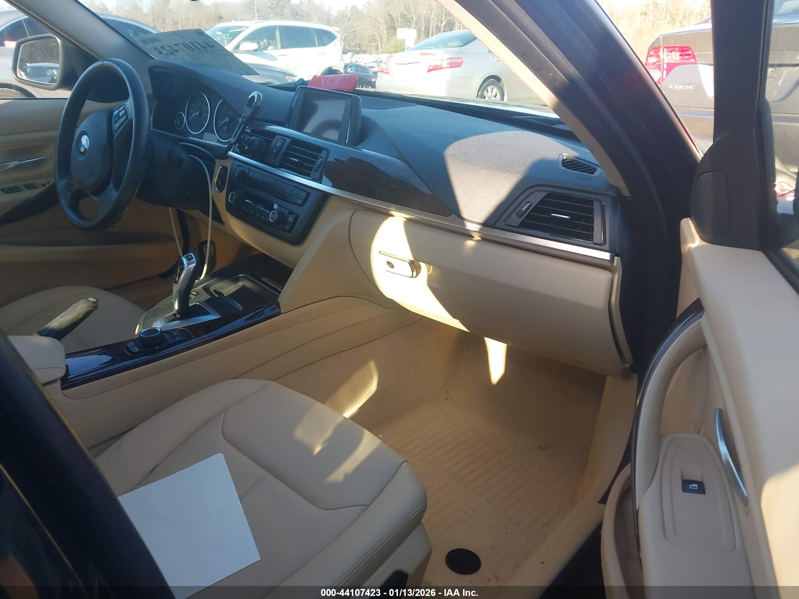 BMW 320I image 5