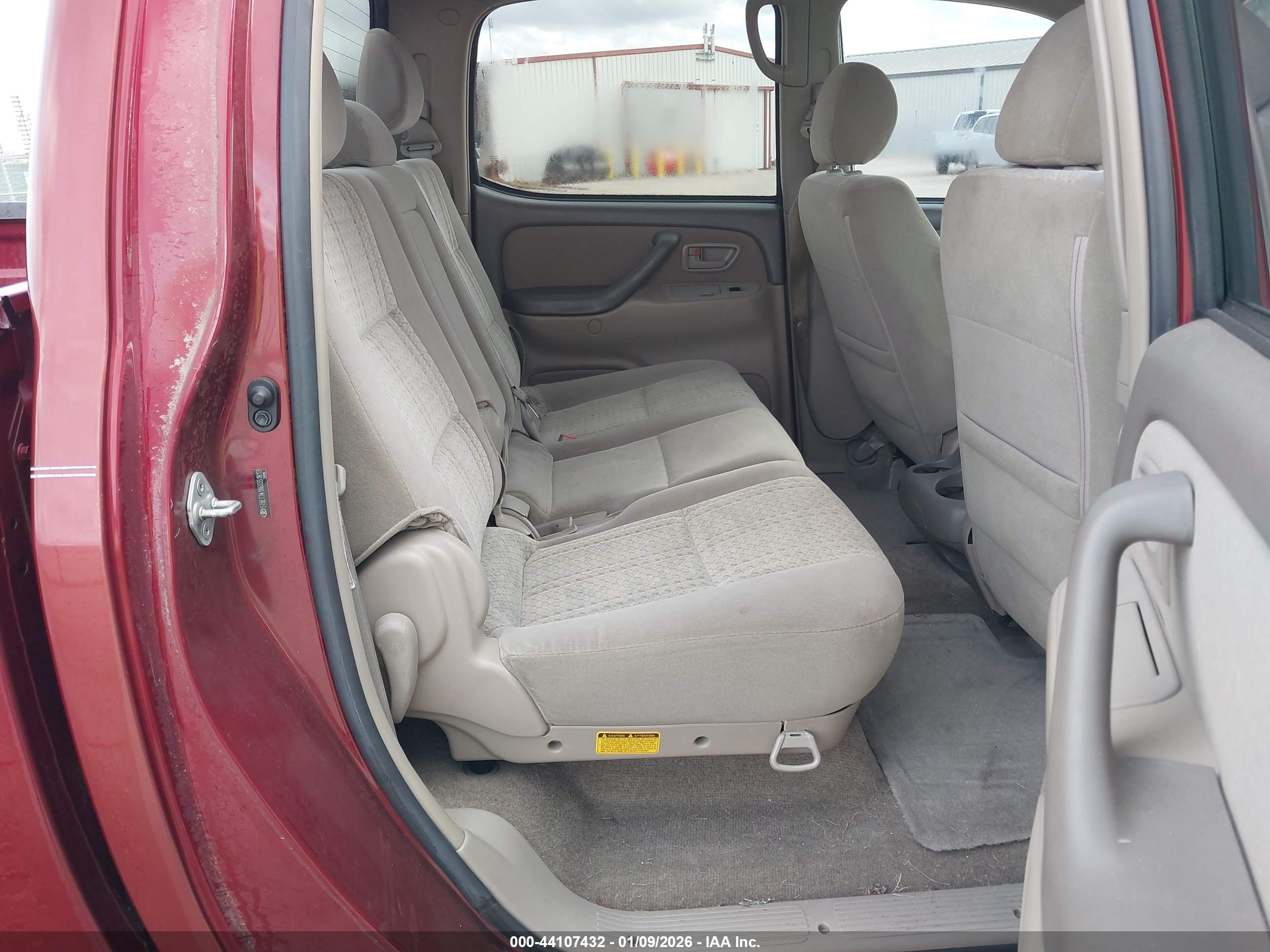 TOYOTA TUNDRA image 8