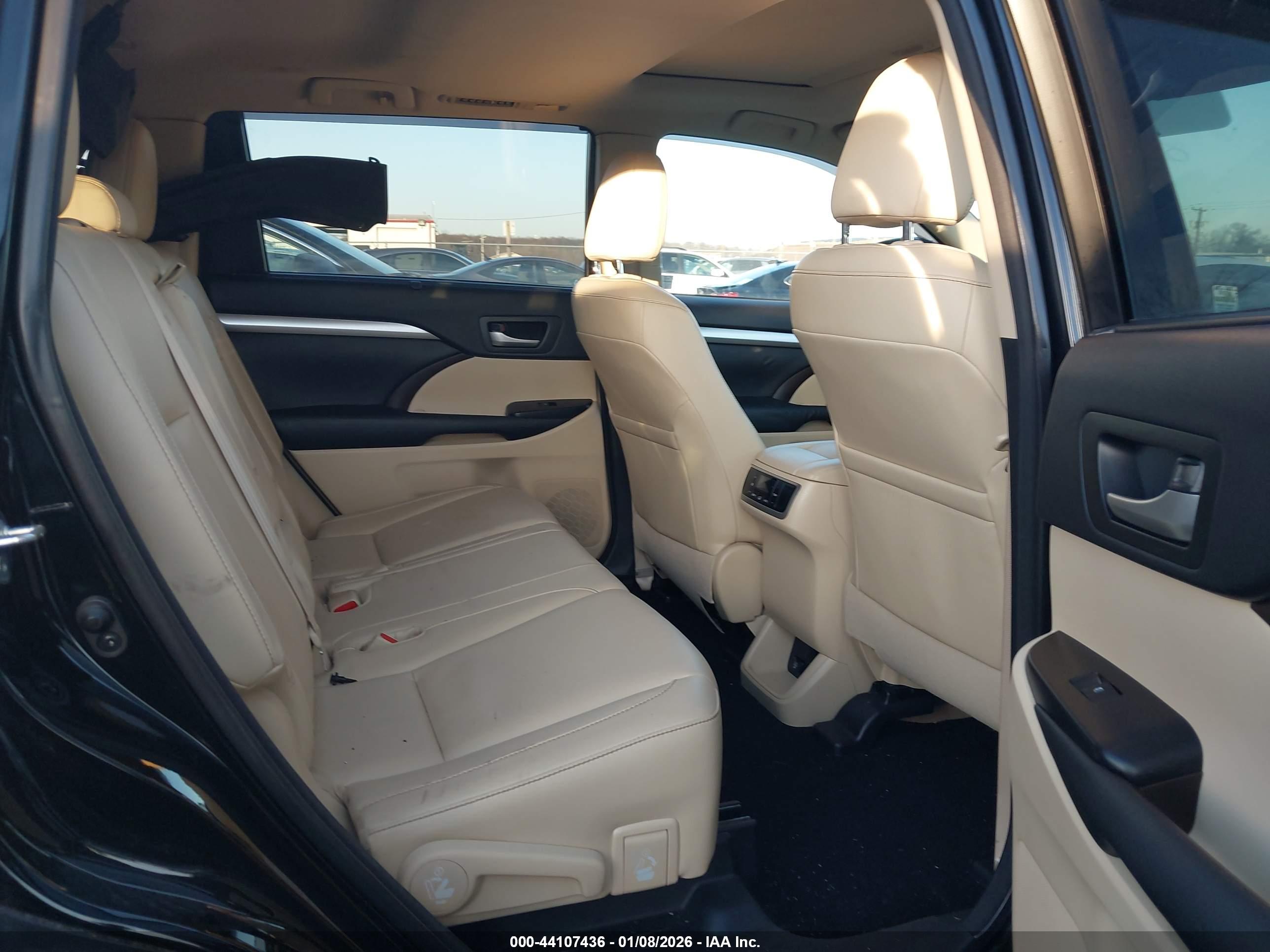 TOYOTA HIGHLANDER image 8
