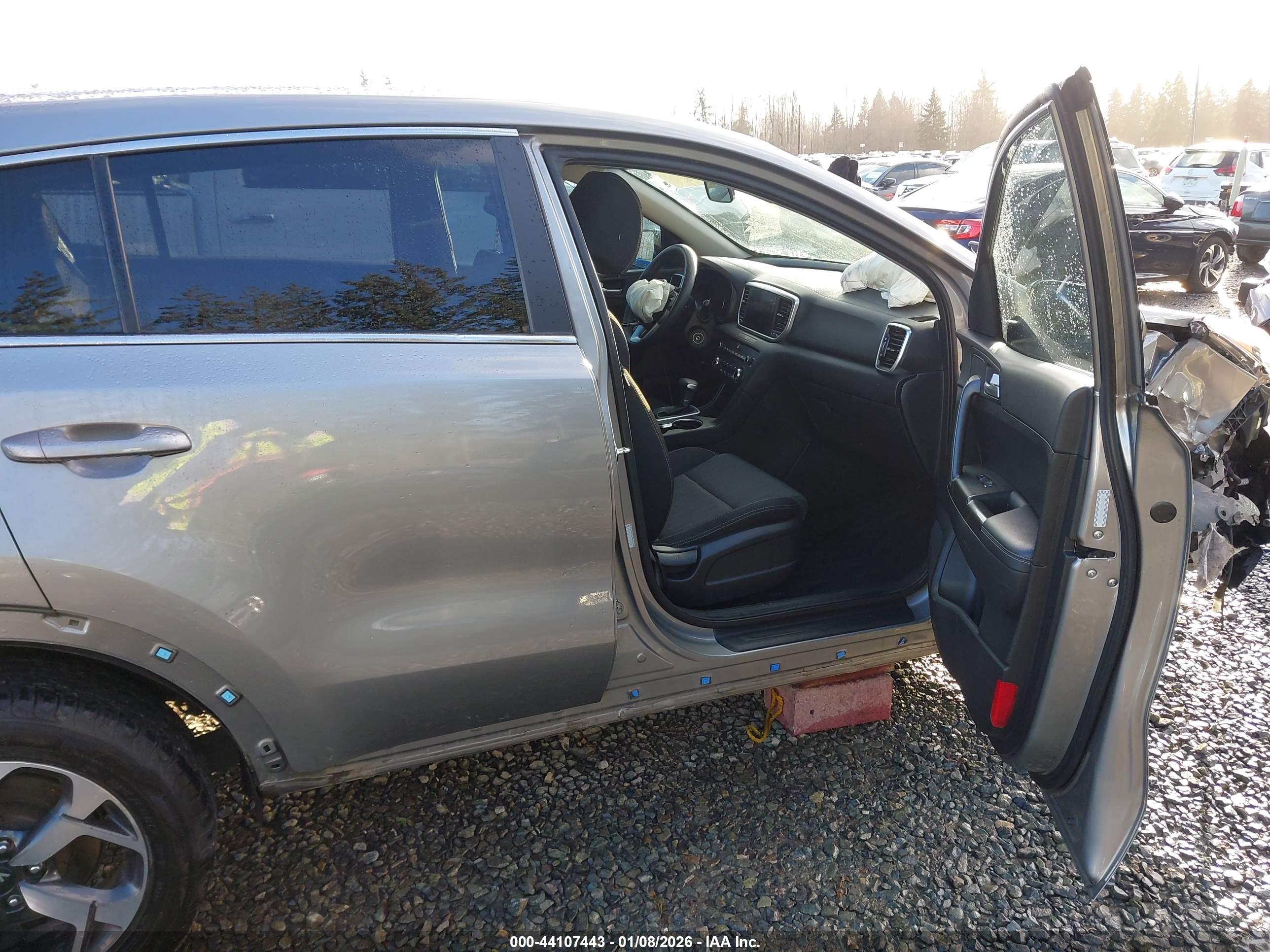 KIA SPORTAGE image 5