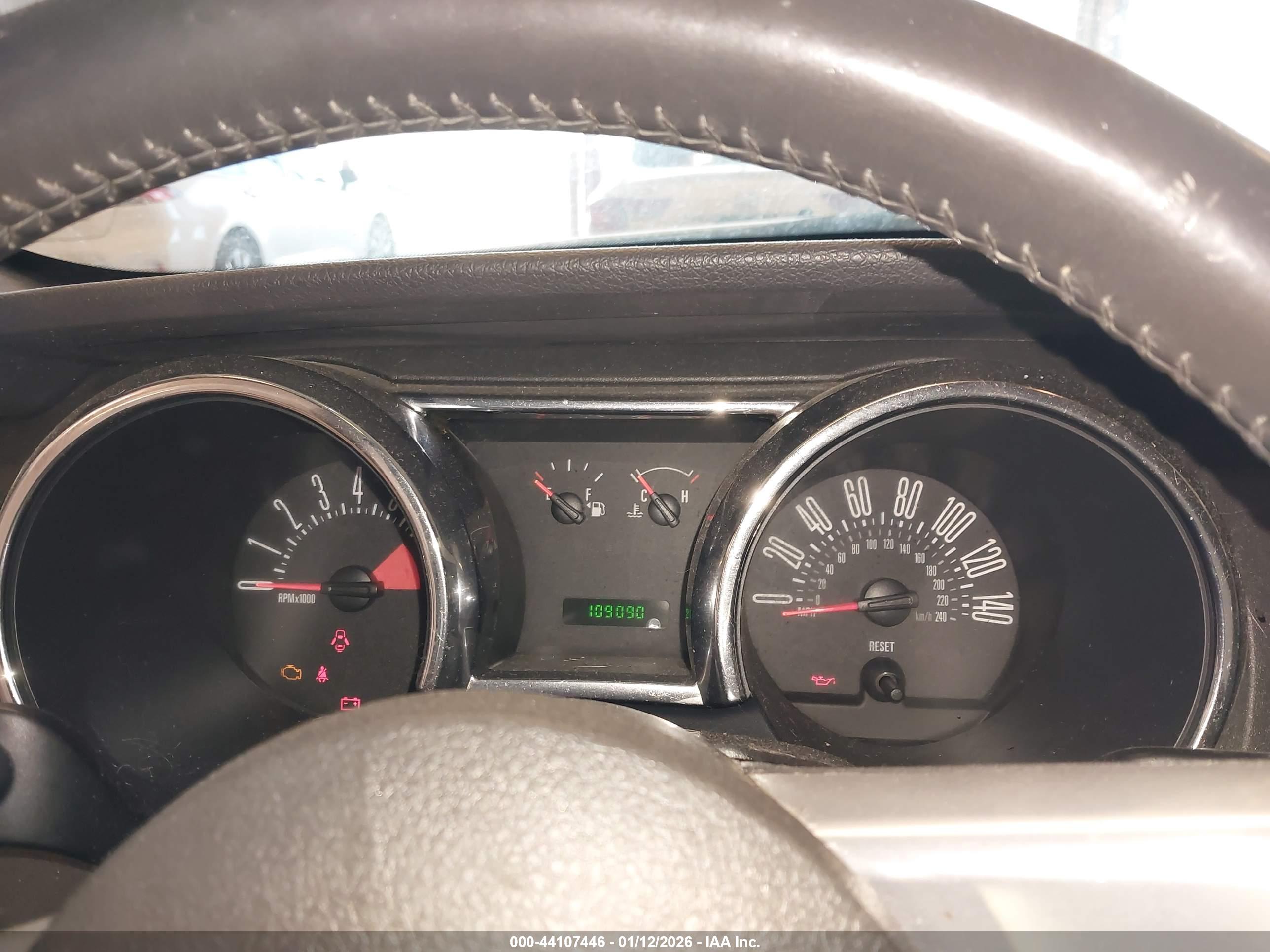 FORD MUSTANG image 7