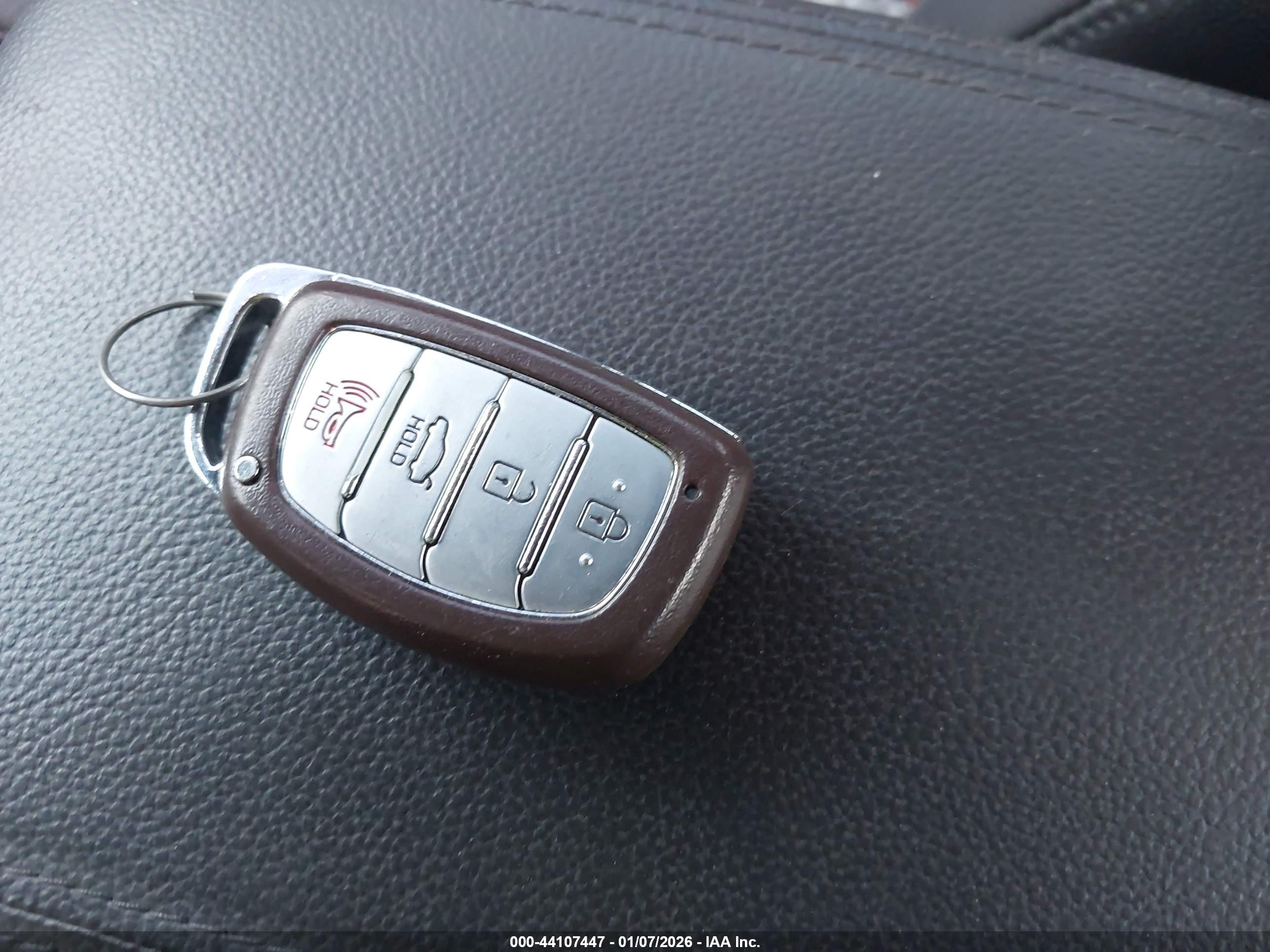 HYUNDAI ELANTRA image 11