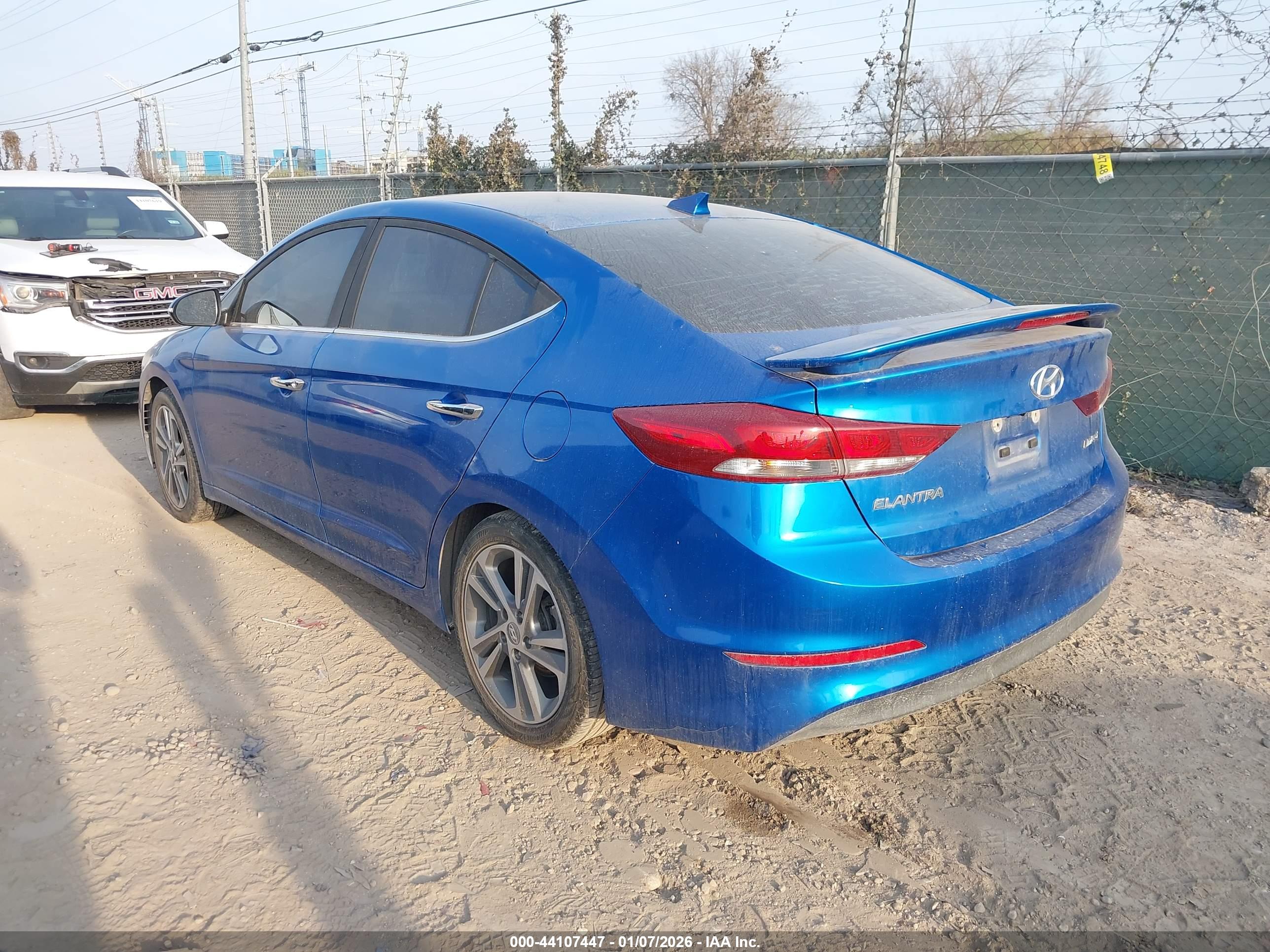 HYUNDAI ELANTRA image 3