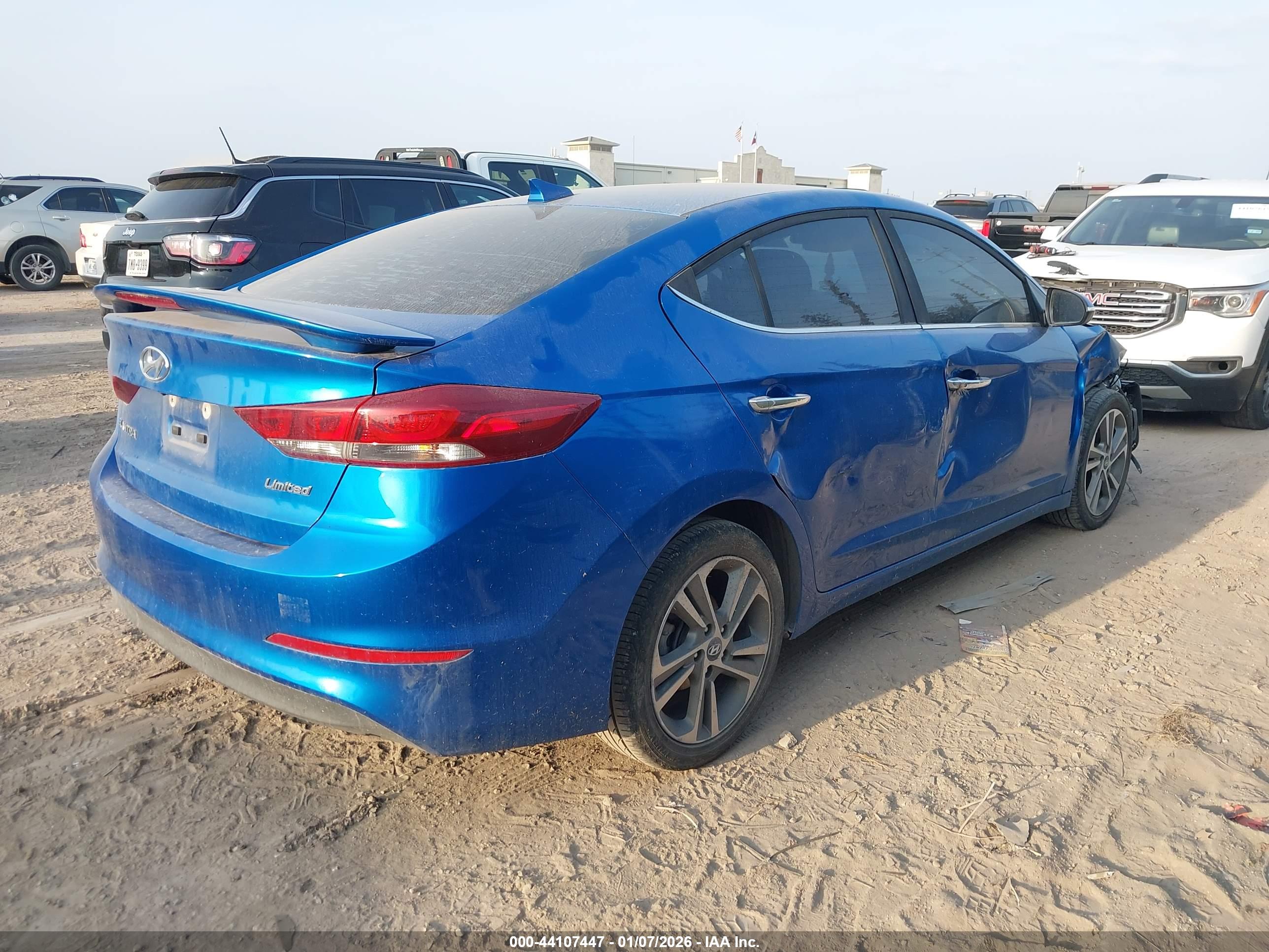 HYUNDAI ELANTRA image 4