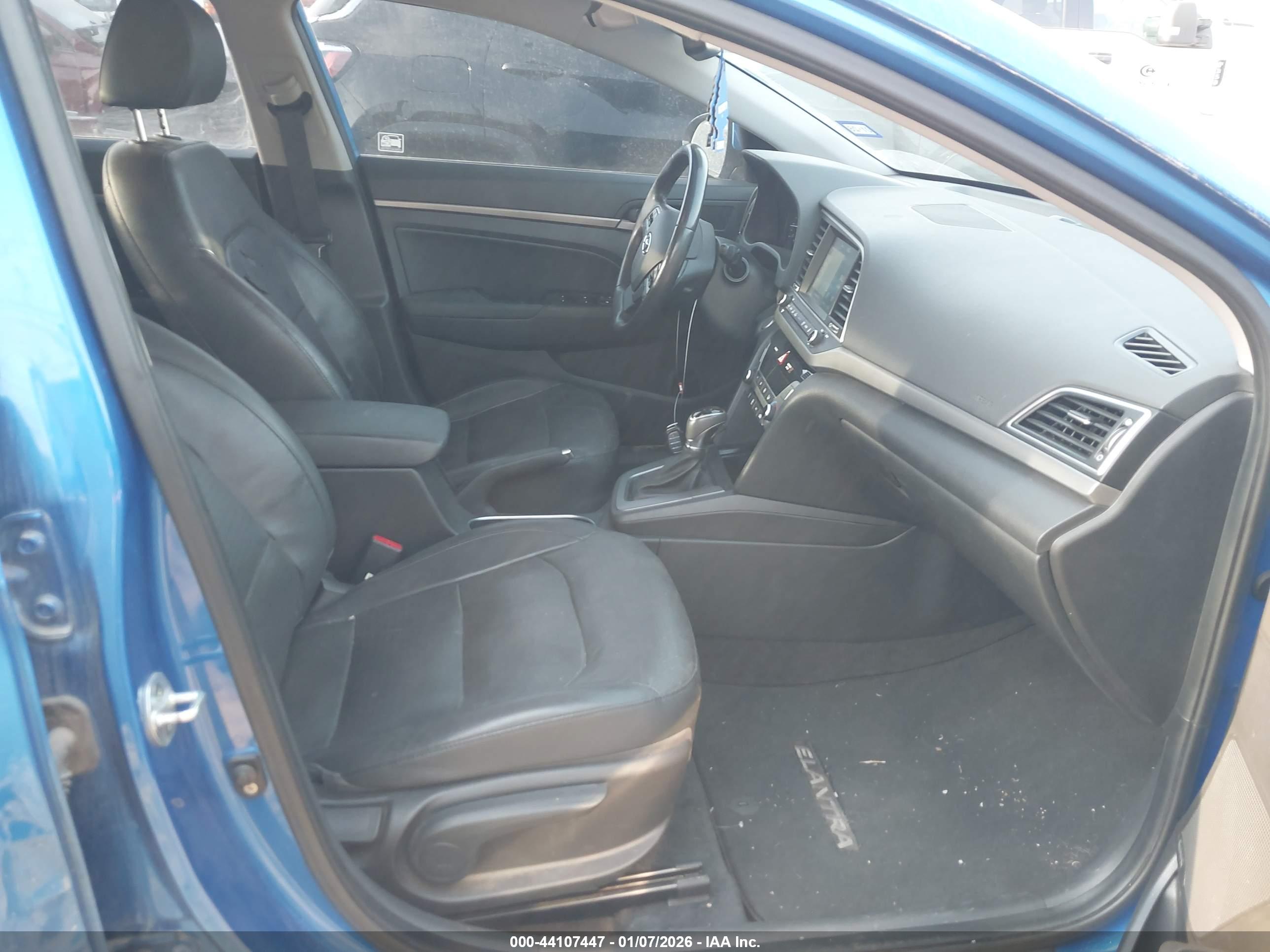 HYUNDAI ELANTRA image 5