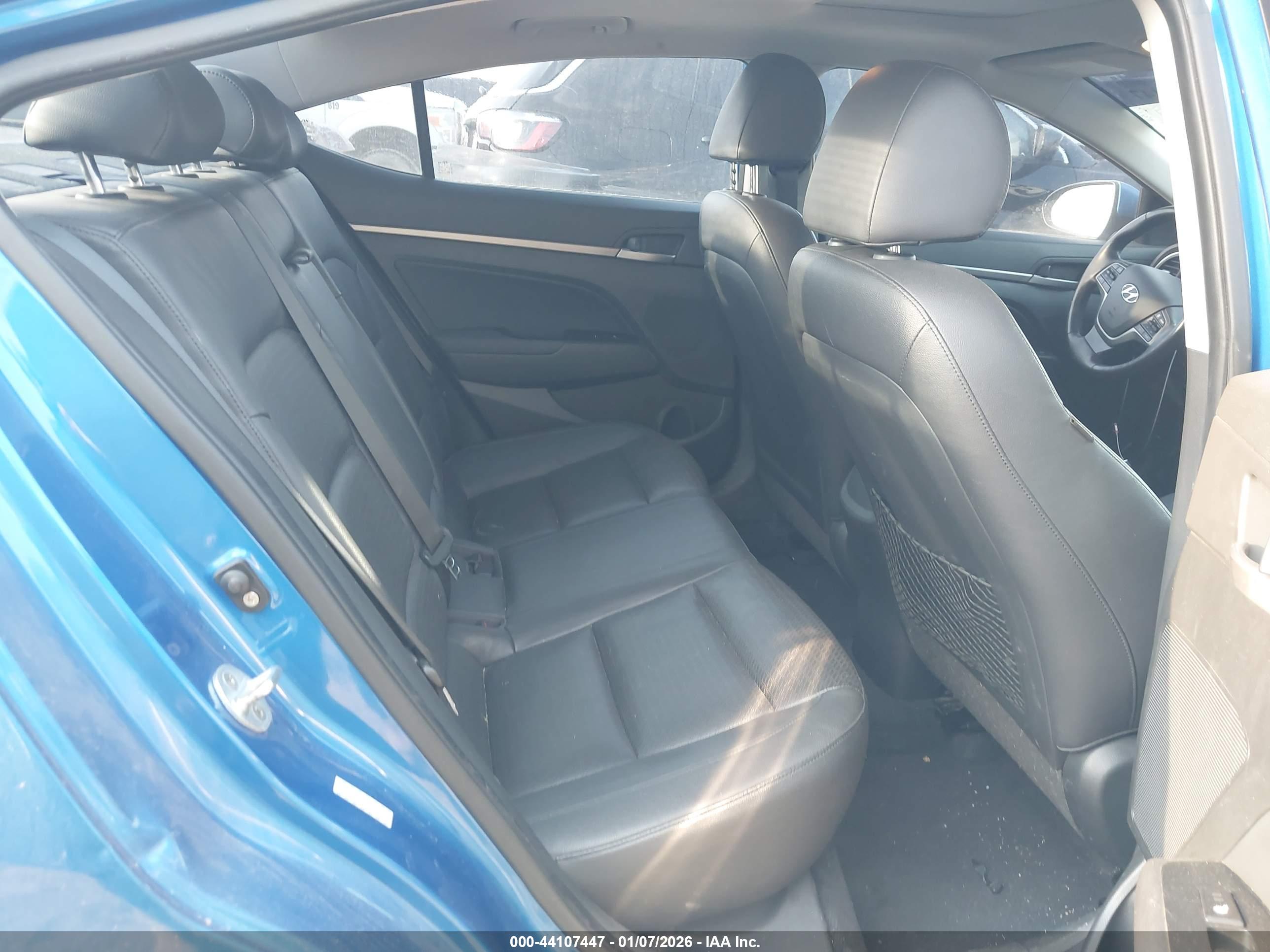 HYUNDAI ELANTRA image 8