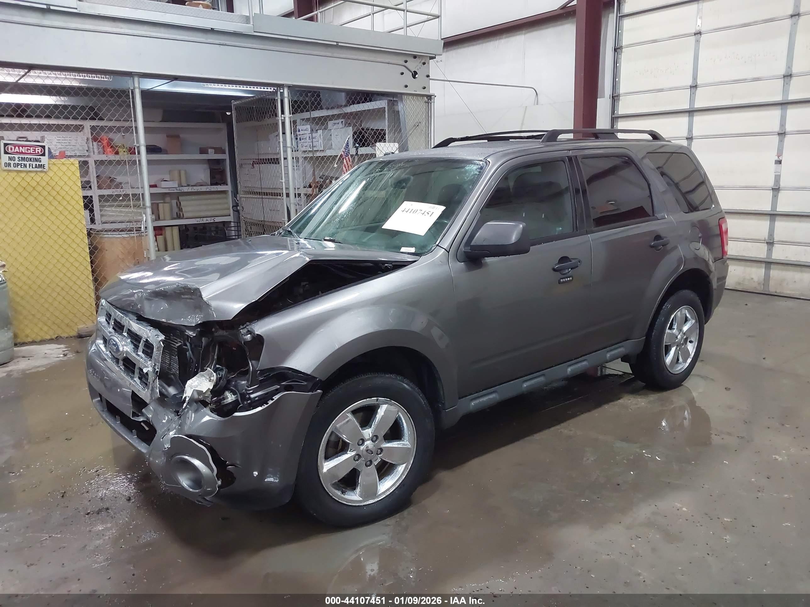 FORD ESCAPE image 2