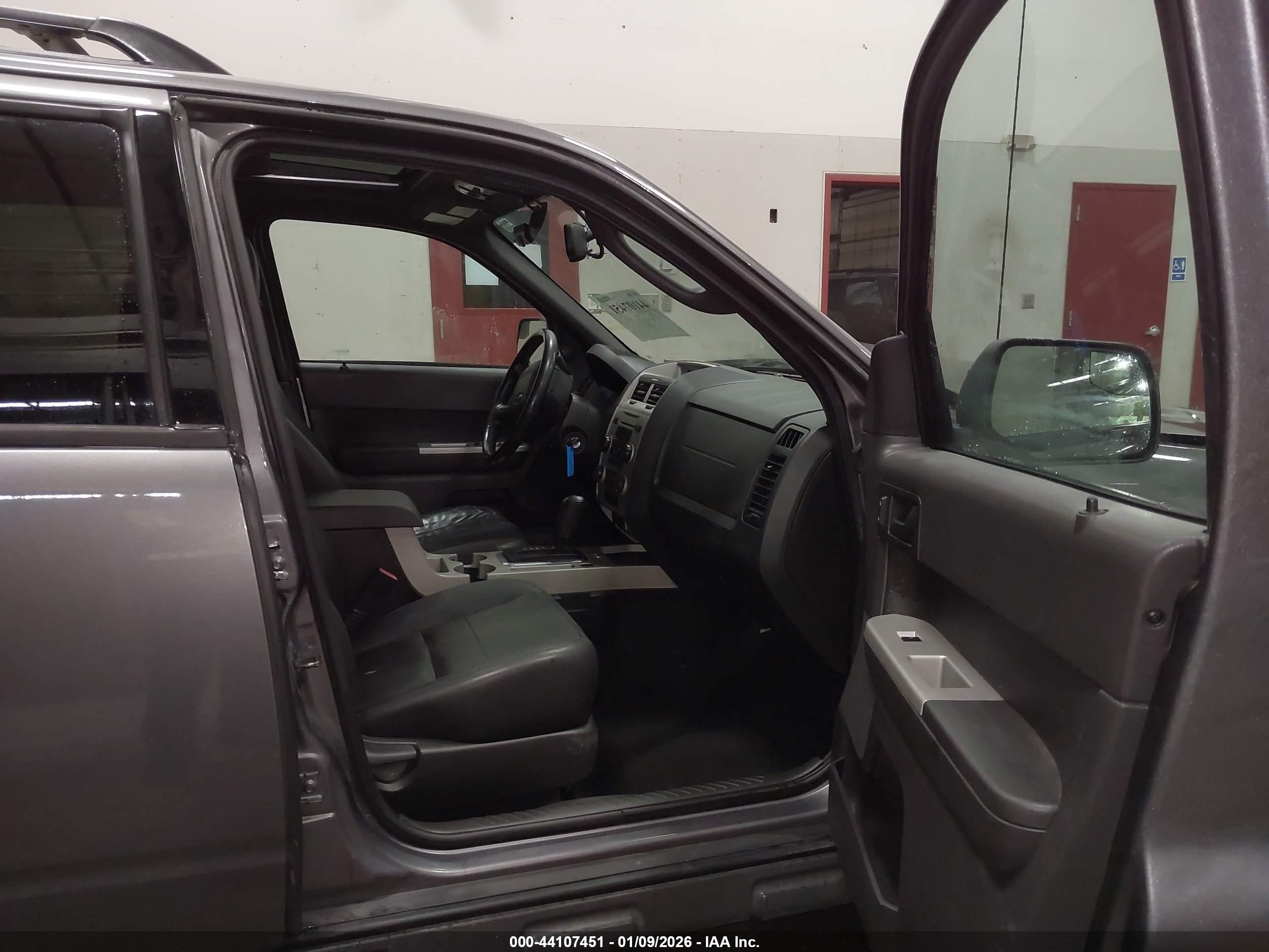 FORD ESCAPE image 5