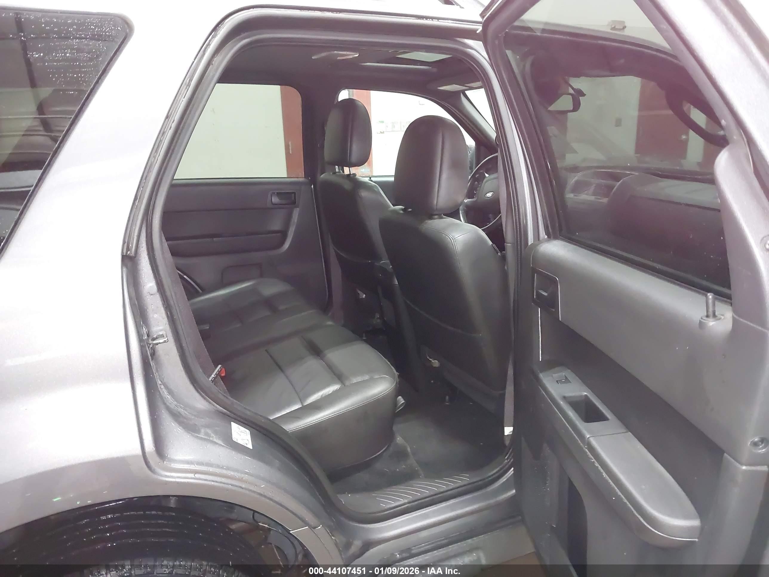 FORD ESCAPE image 8
