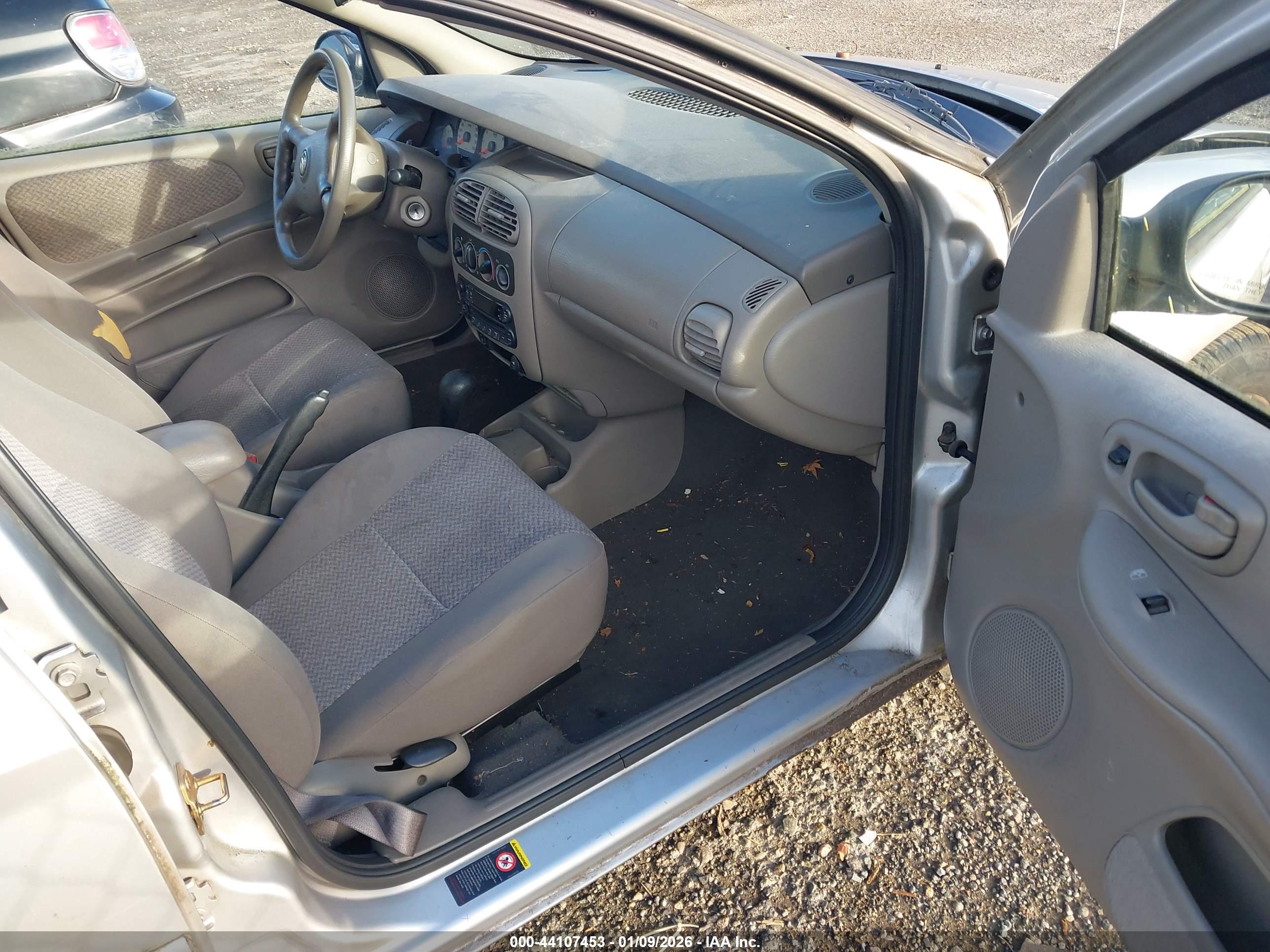 DODGE NEON image 5