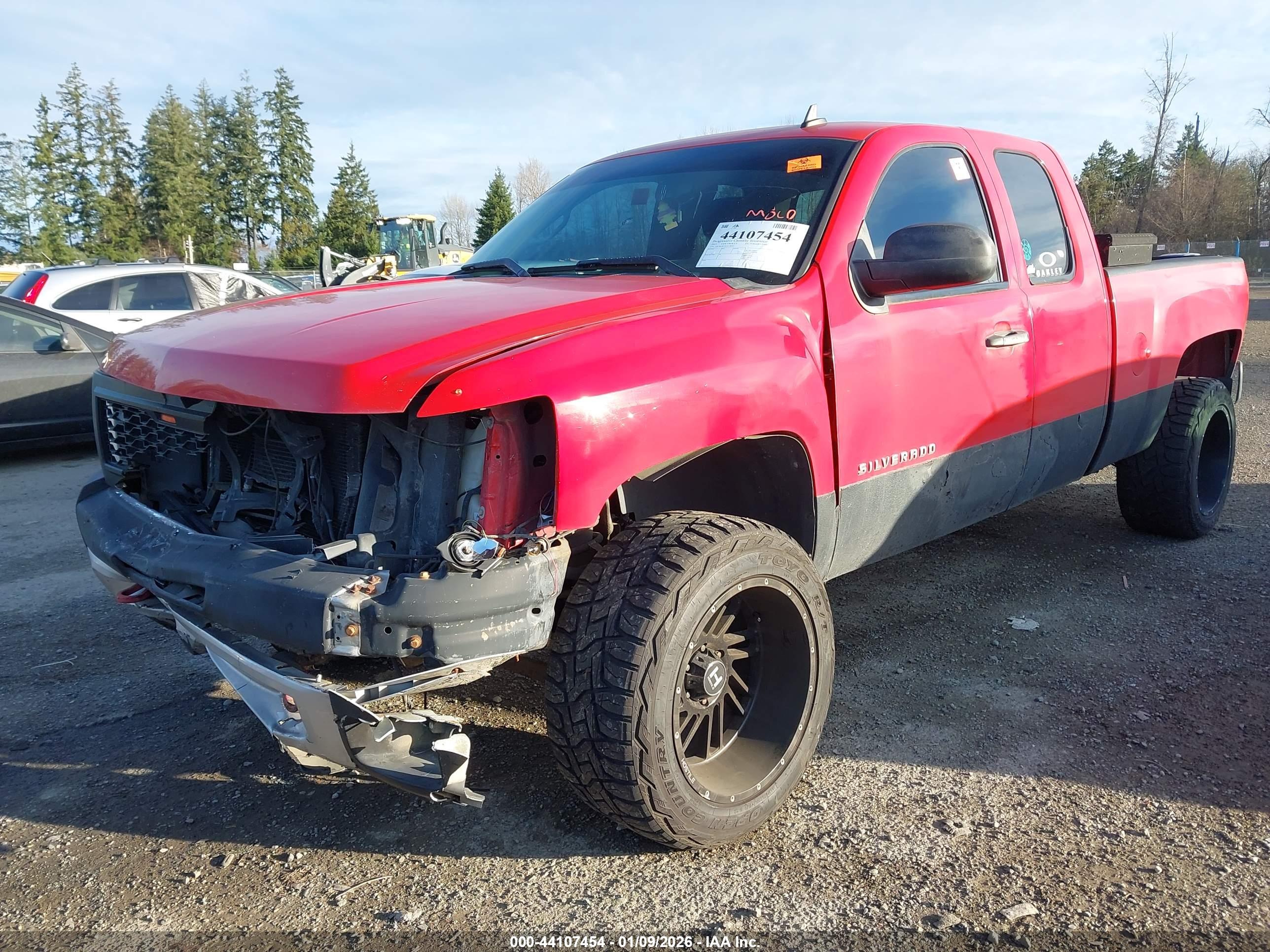 CHEVROLET SILVERADO image 2