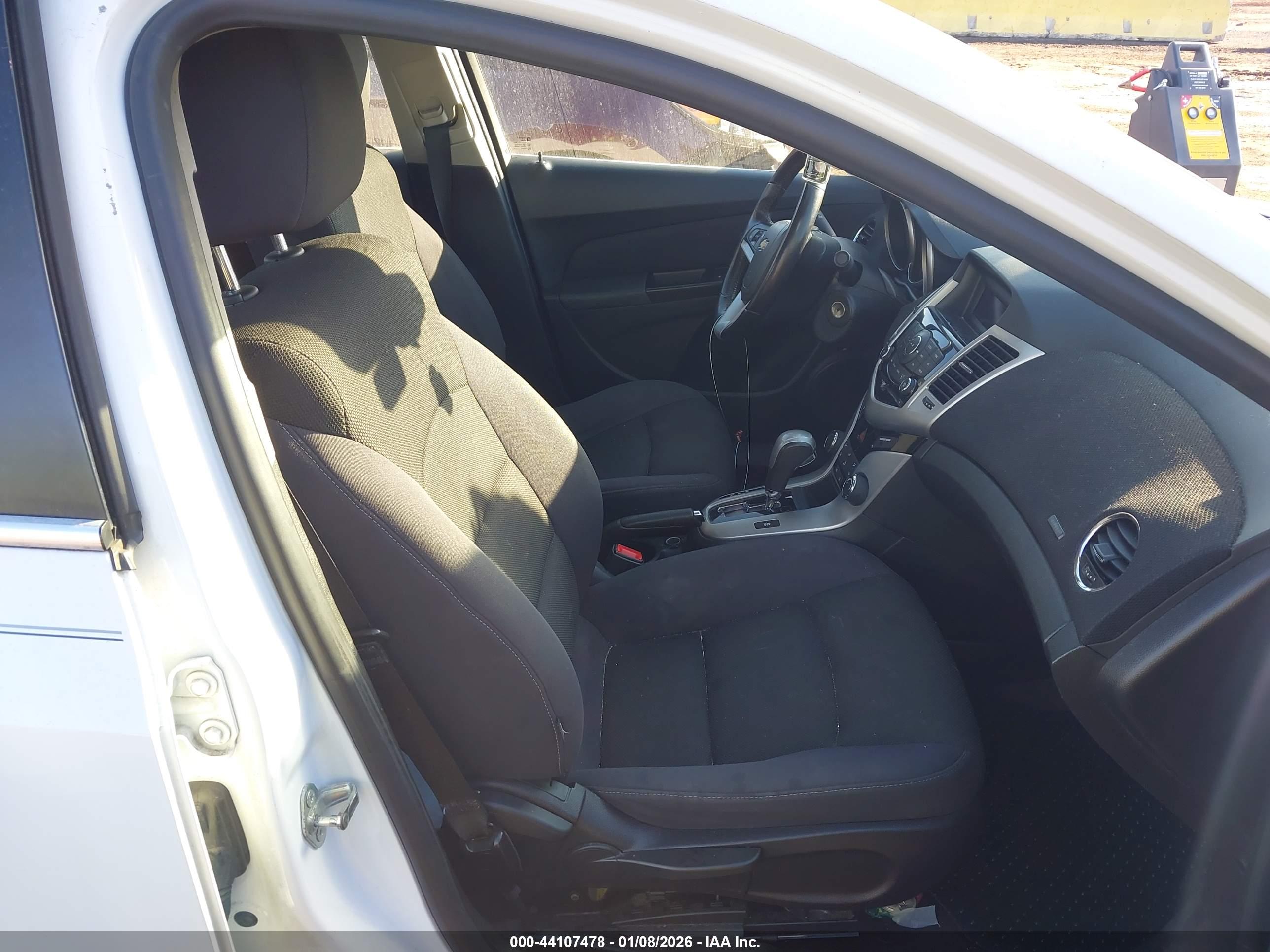 CHEVROLET CRUZE image 5