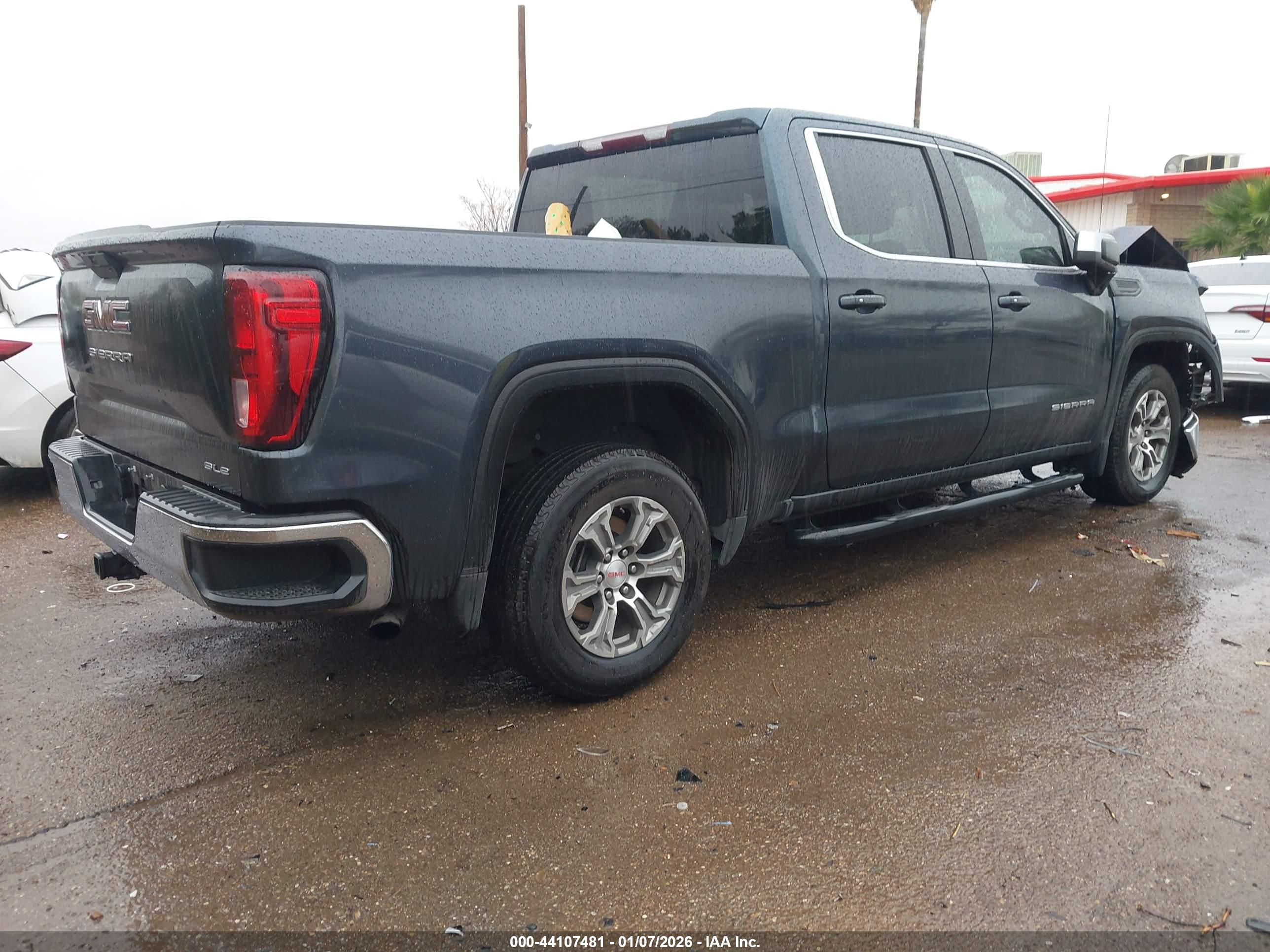 GMC SIERRA image 4