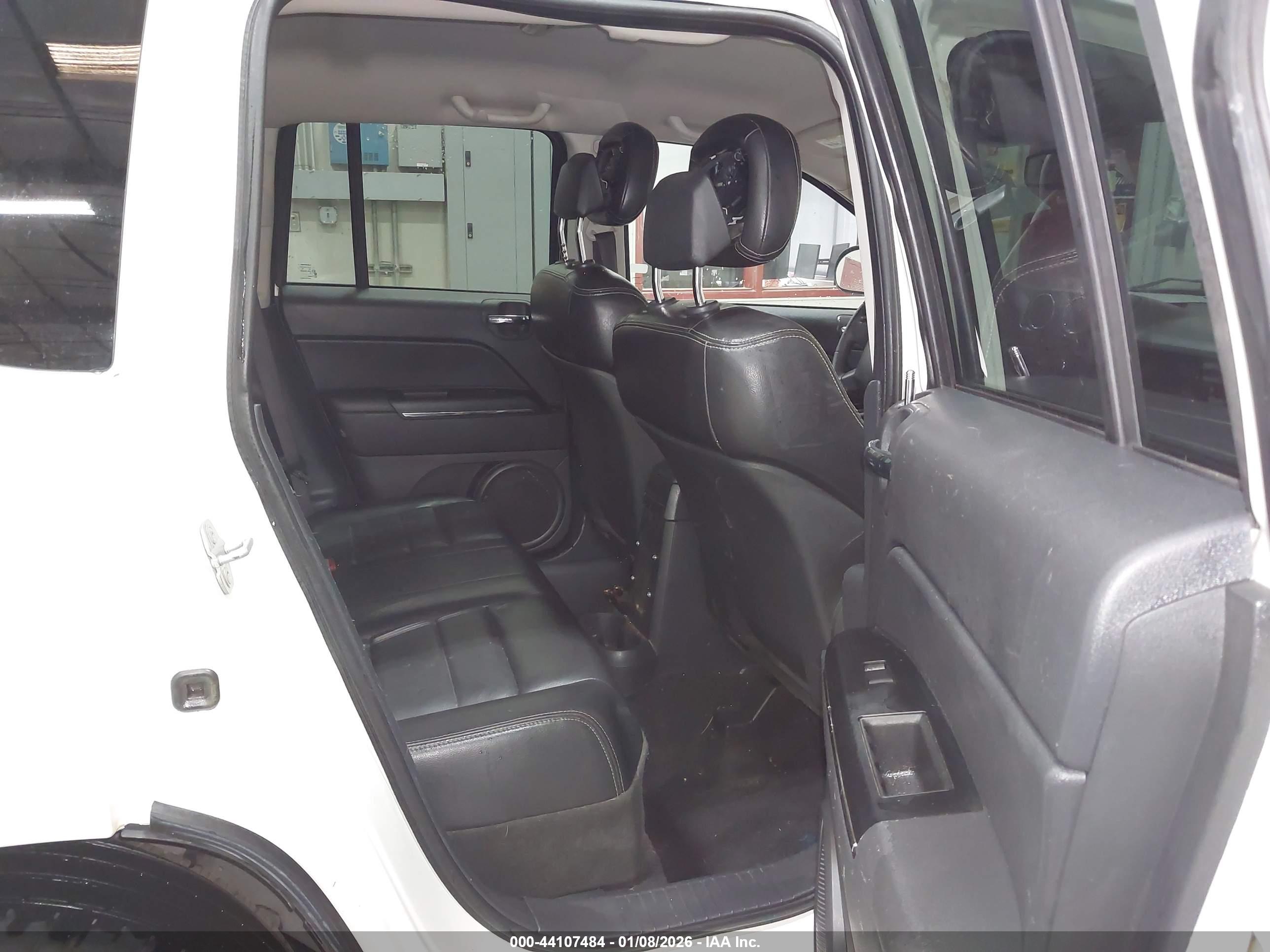 JEEP COMPASS image 8