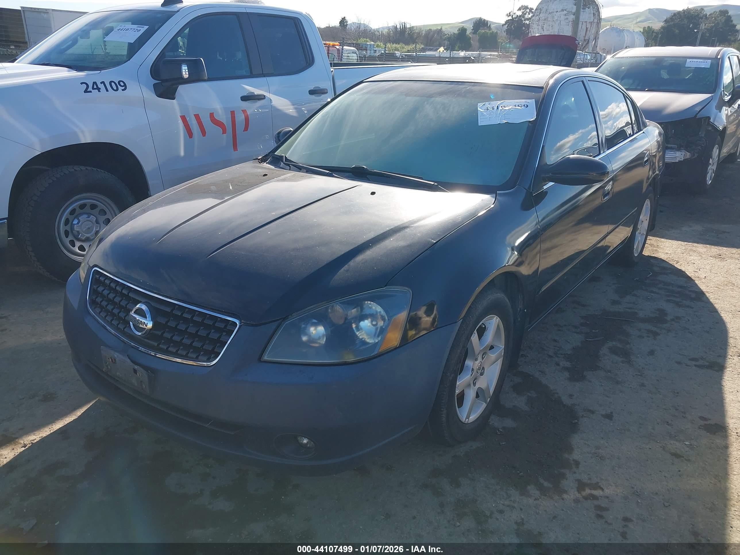 NISSAN ALTIMA image 2