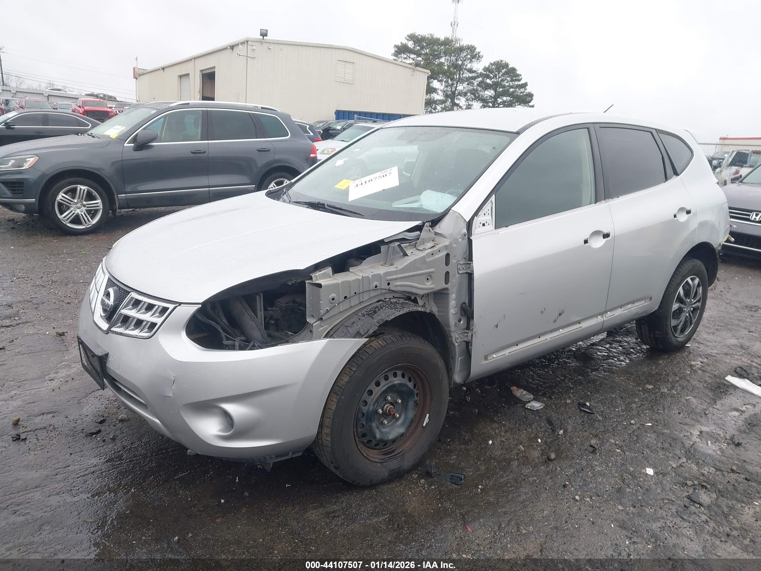 NISSAN ROGUE image 2