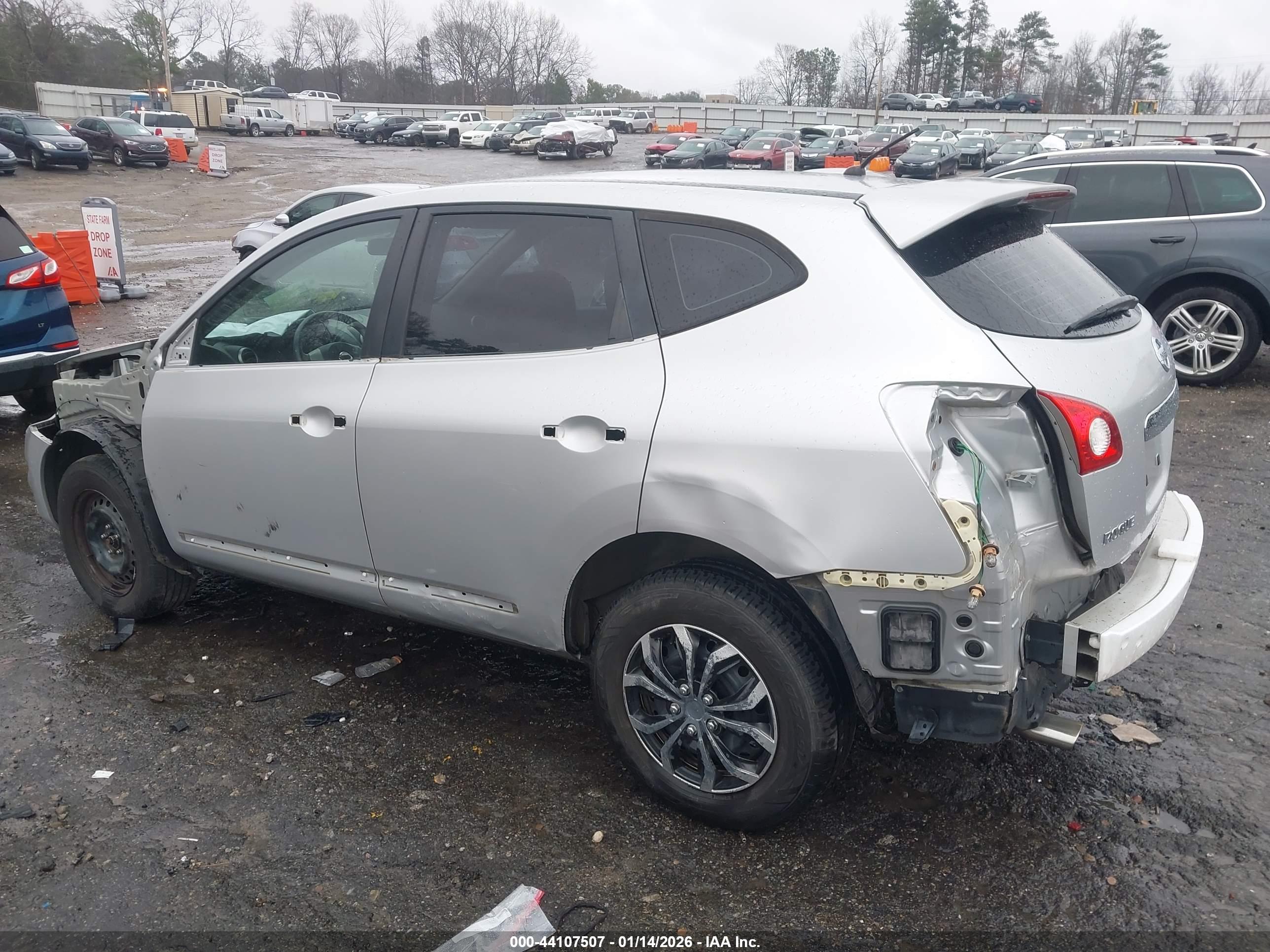 NISSAN ROGUE image 3