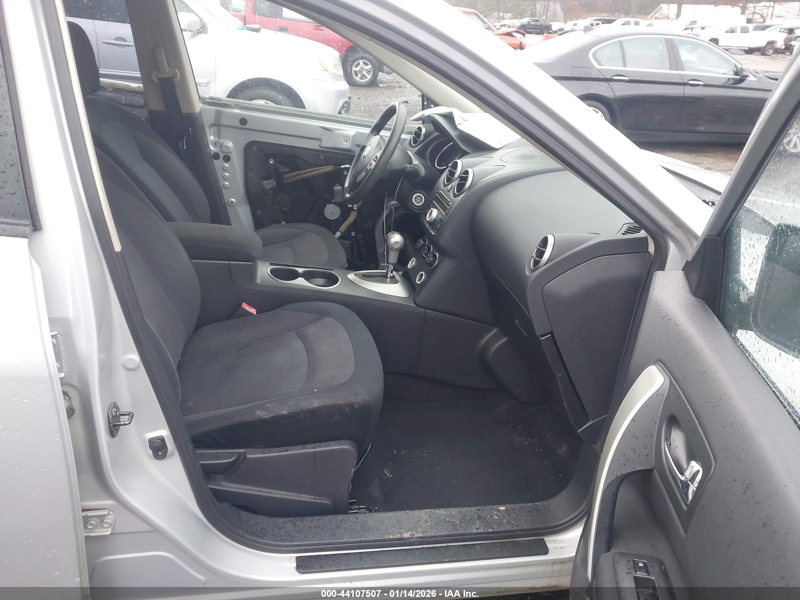 NISSAN ROGUE image 5