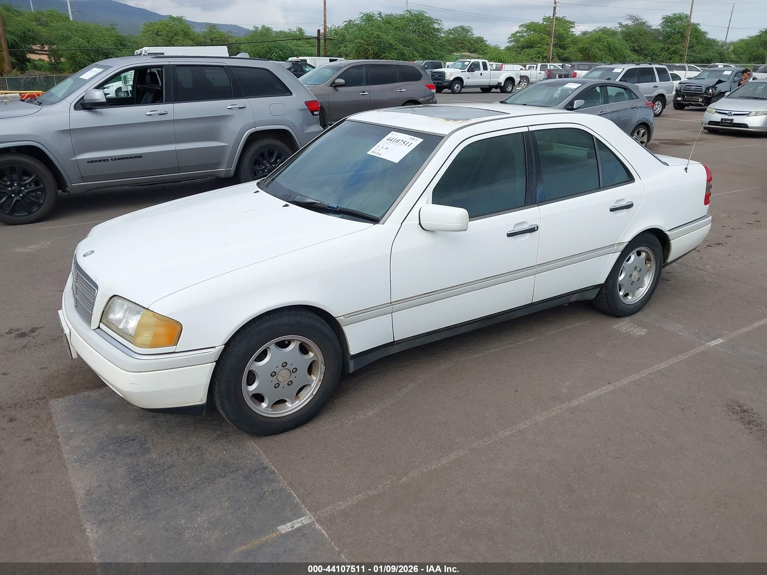 MERCEDES-BENZ C image 2