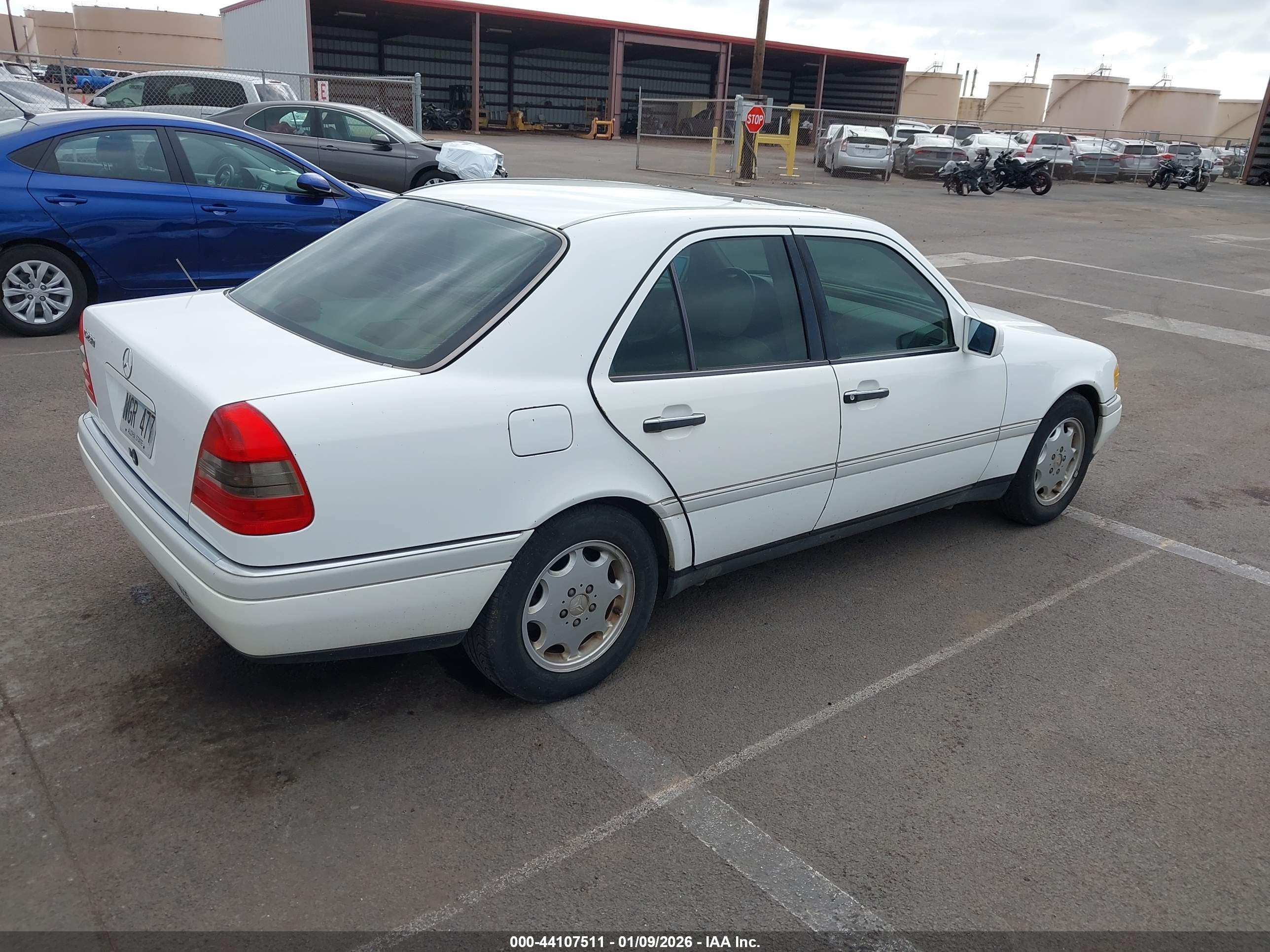 MERCEDES-BENZ C image 4