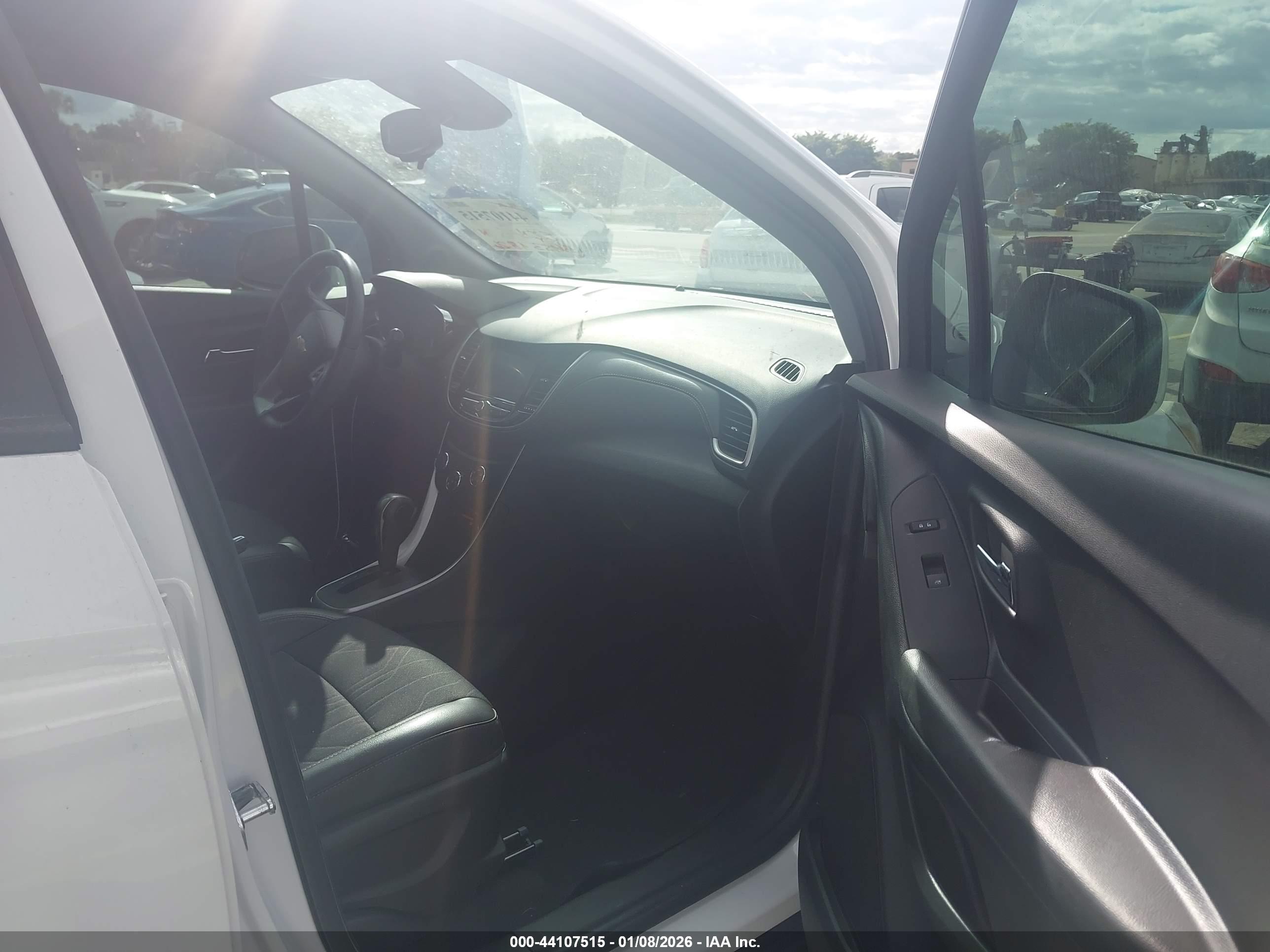 CHEVROLET TRAX image 5