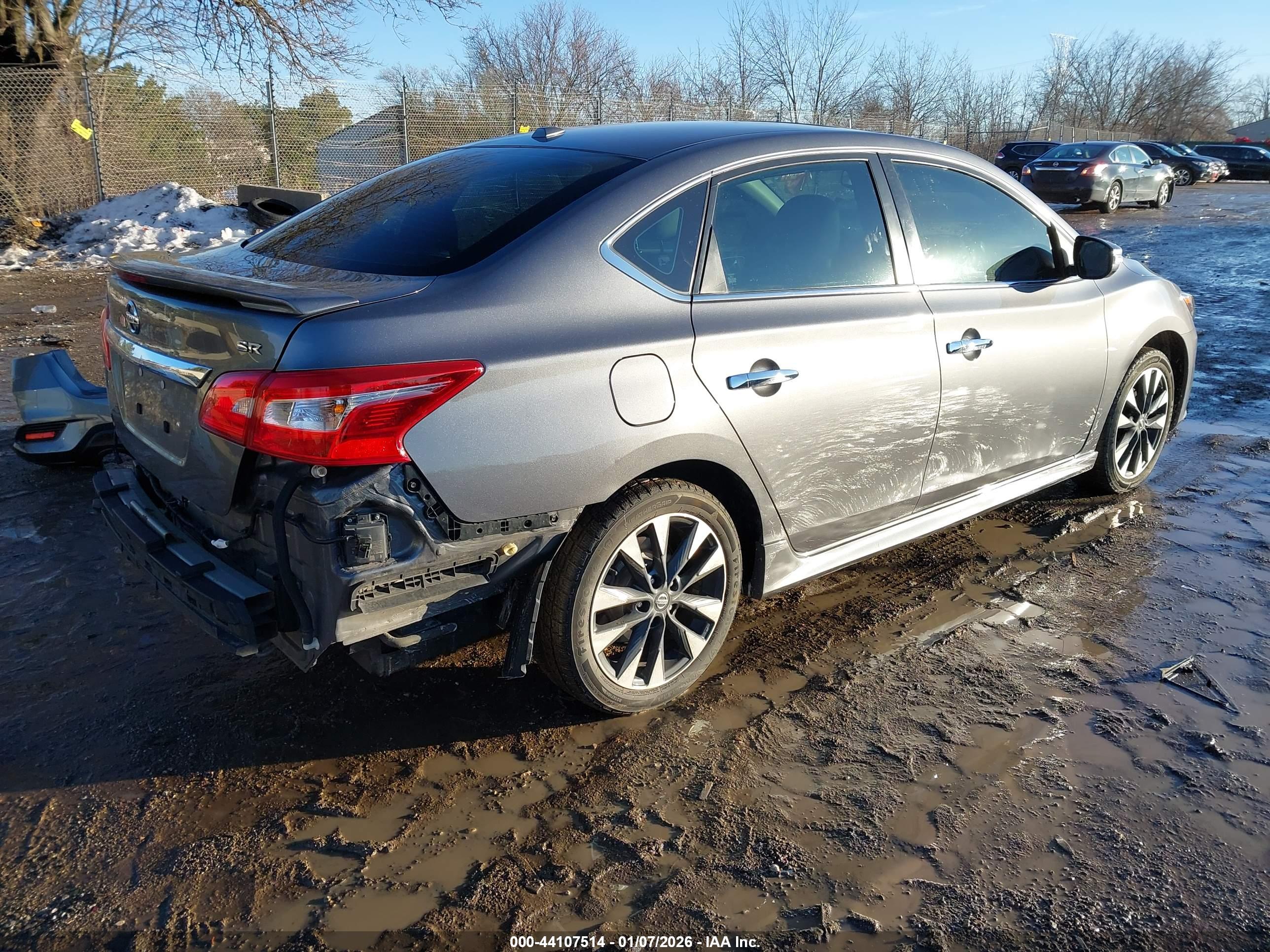 NISSAN SENTRA image 4