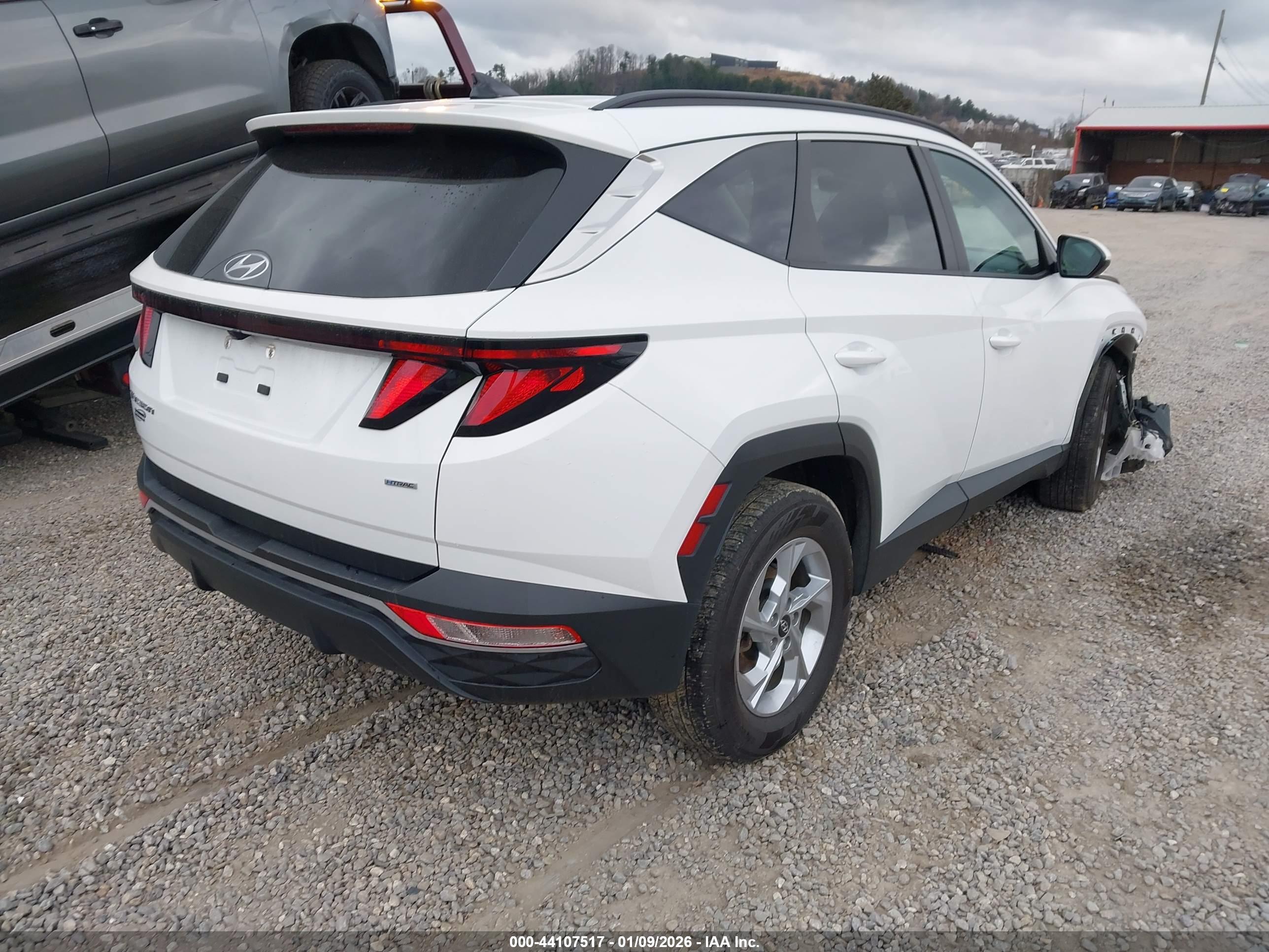 HYUNDAI TUCSON image 4