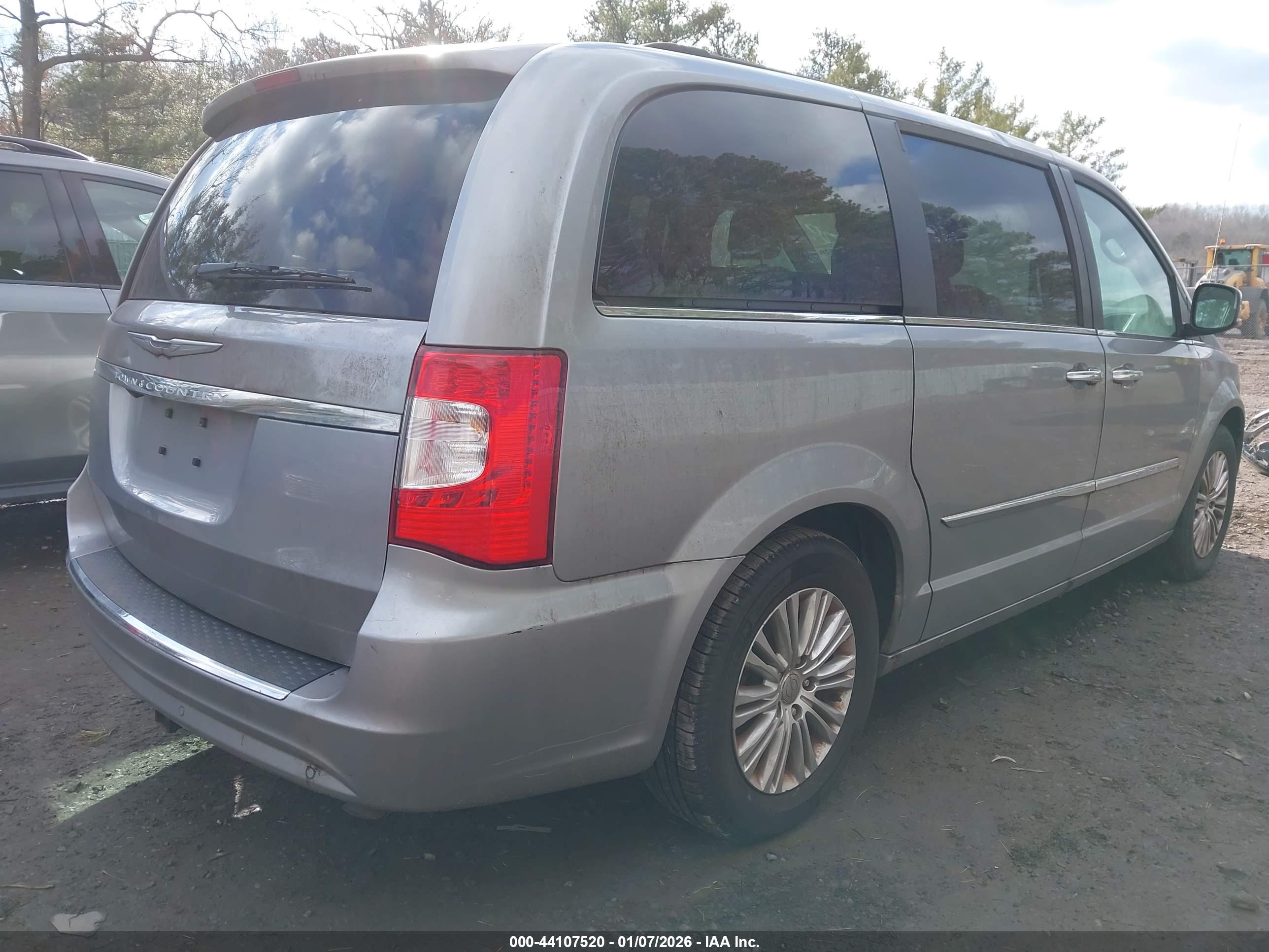 CHRYSLER TOWN image 6