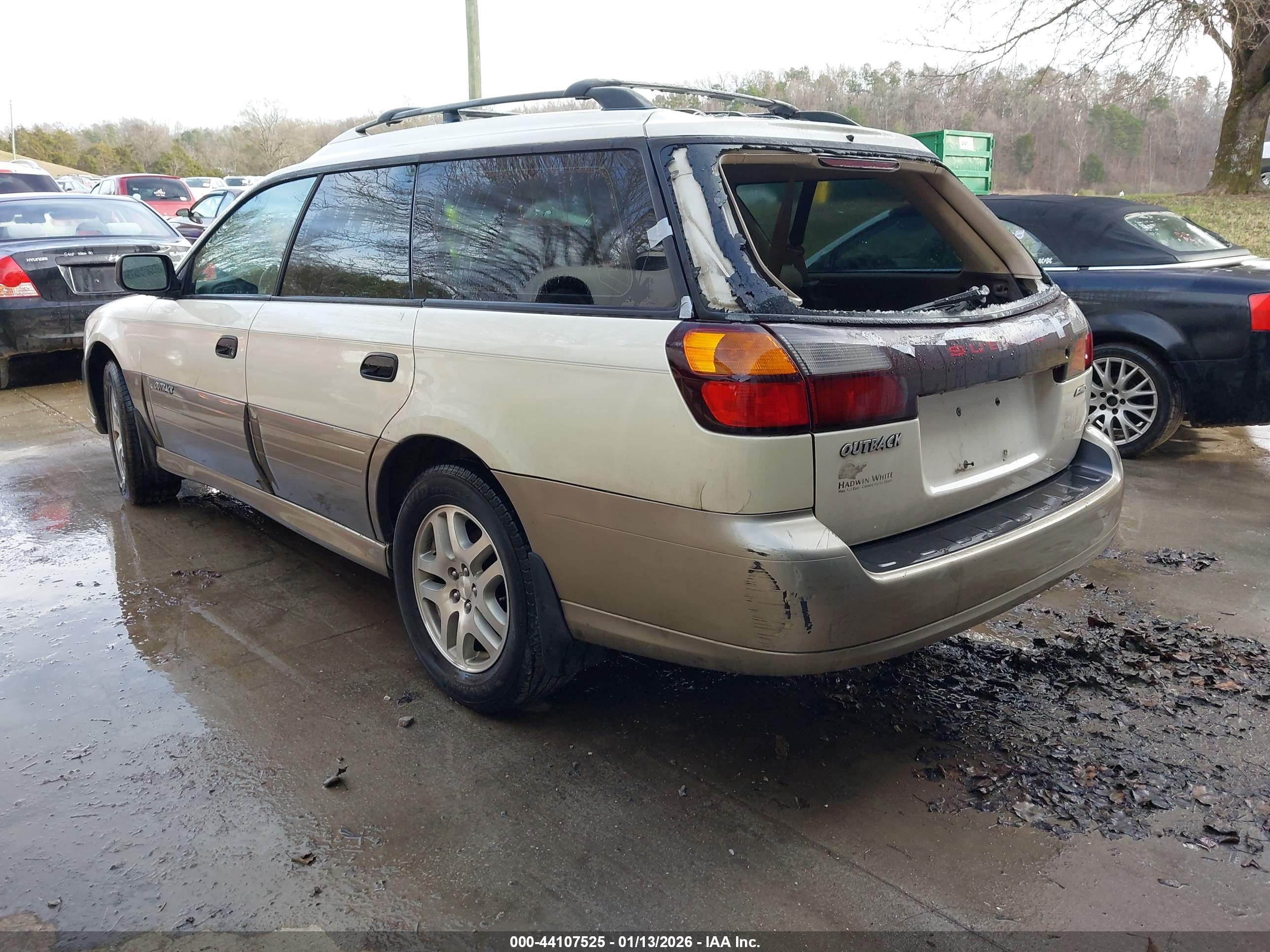 SUBARU OUTBACK image 3