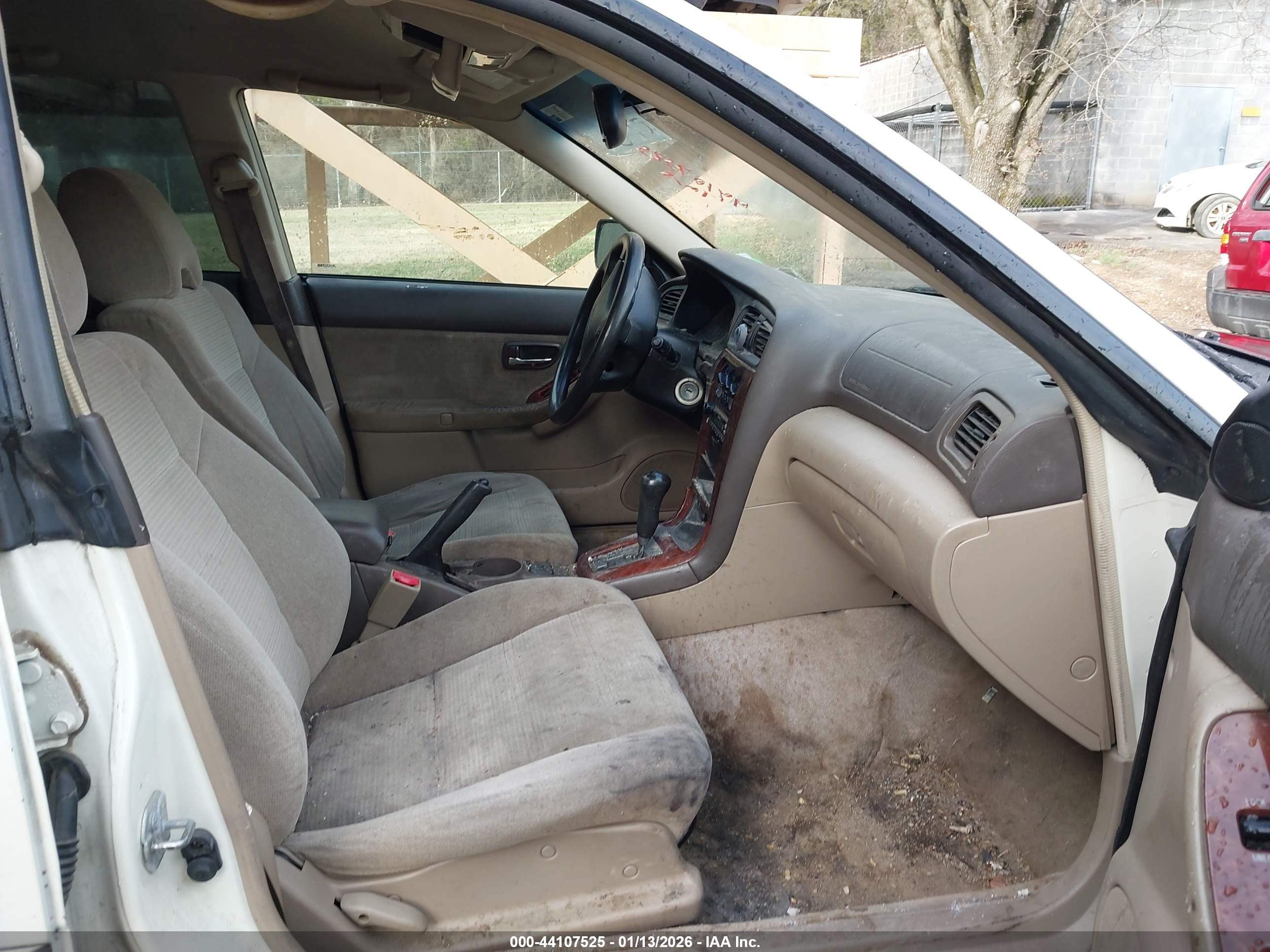 SUBARU OUTBACK image 5