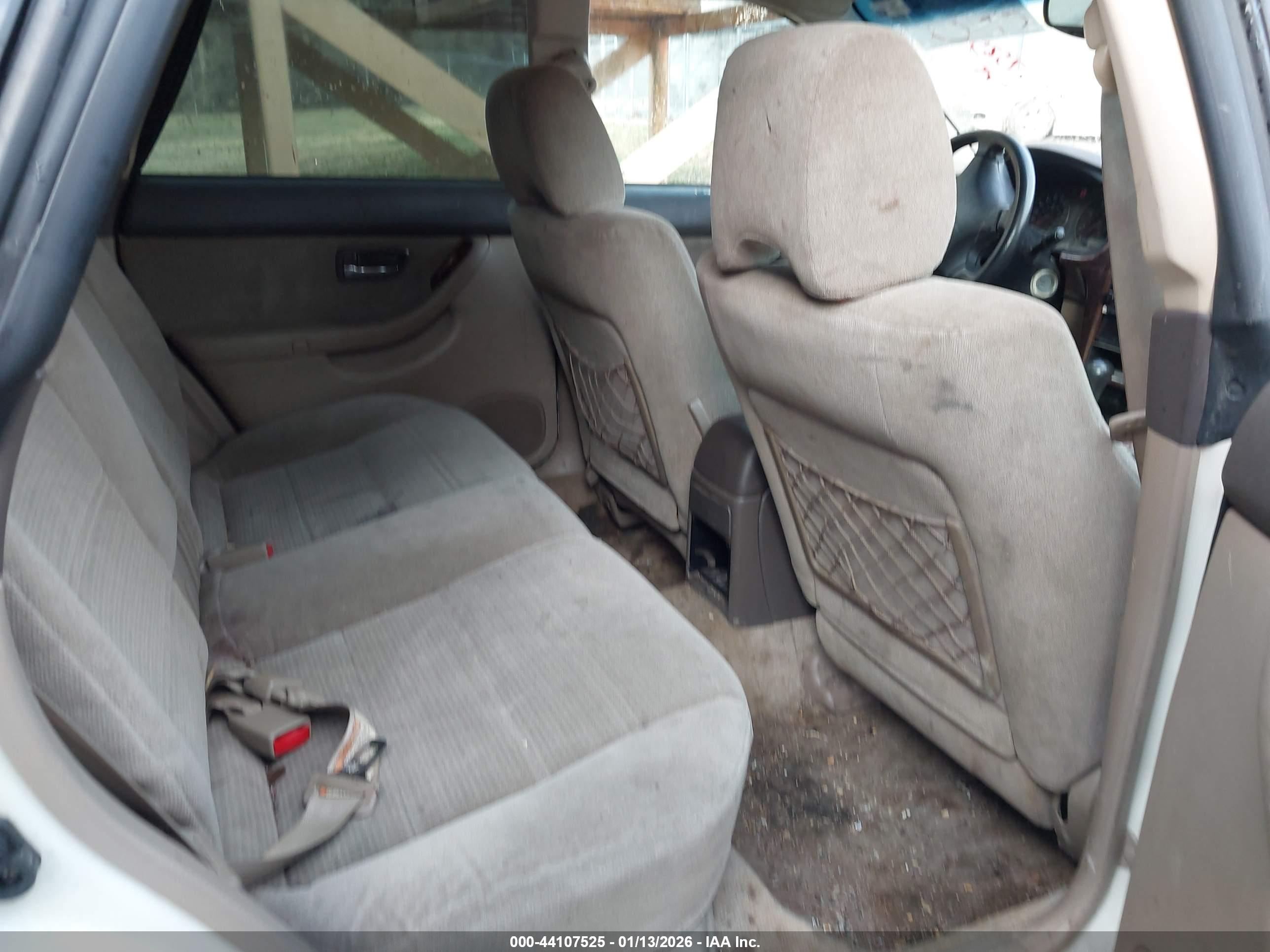SUBARU OUTBACK image 8