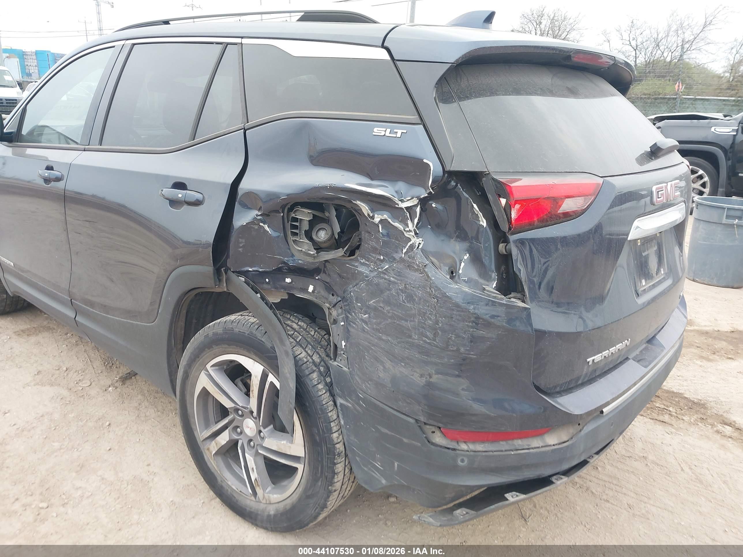 GMC TERRAIN image 6