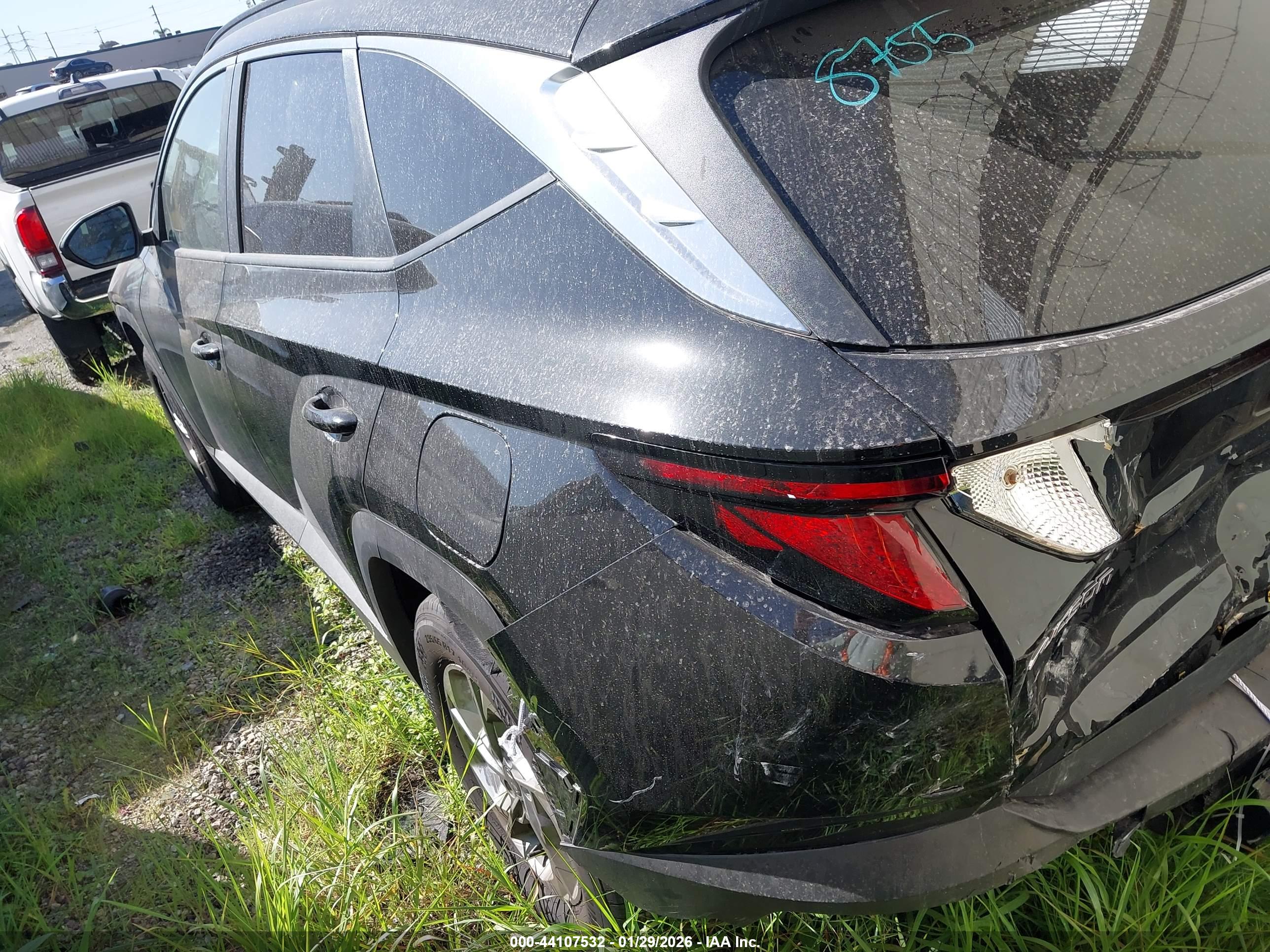 HYUNDAI TUCSON image 3