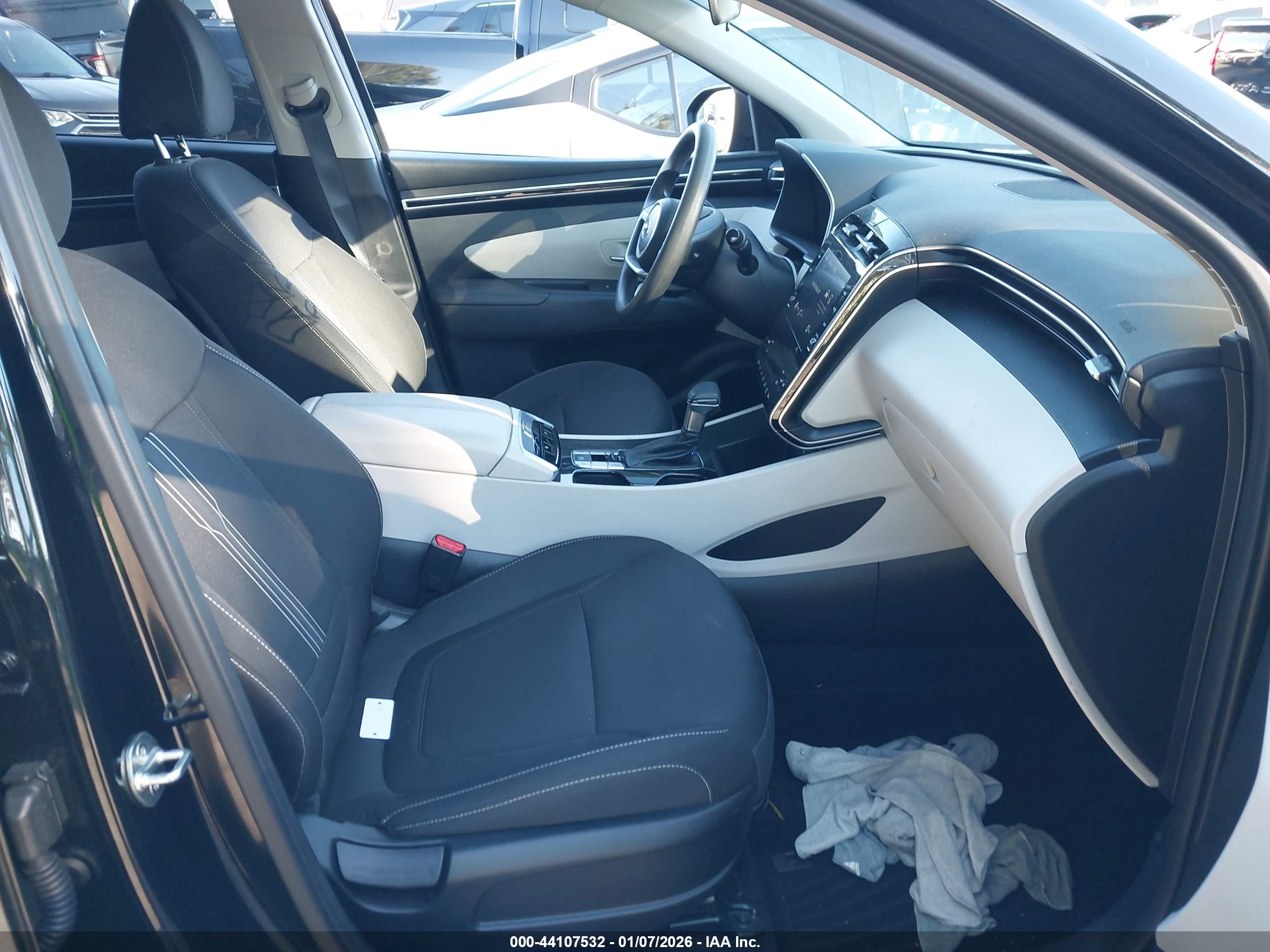 HYUNDAI TUCSON image 5