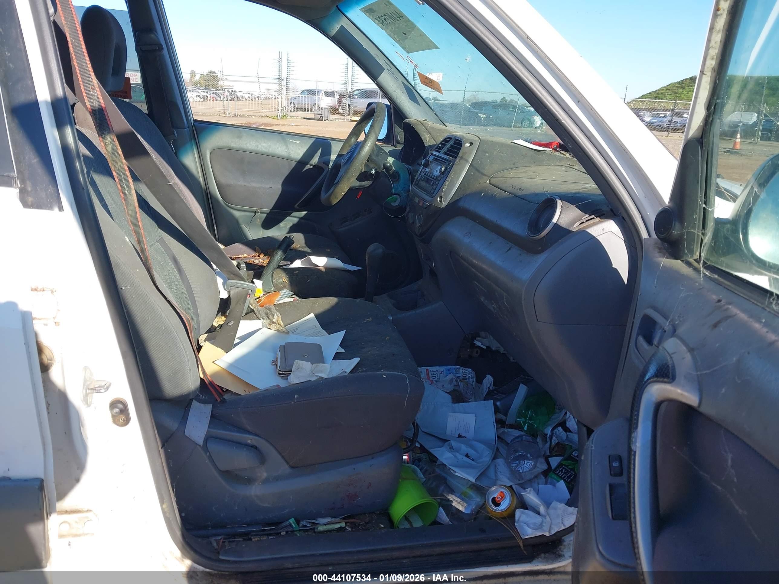 TOYOTA RAV4 image 5