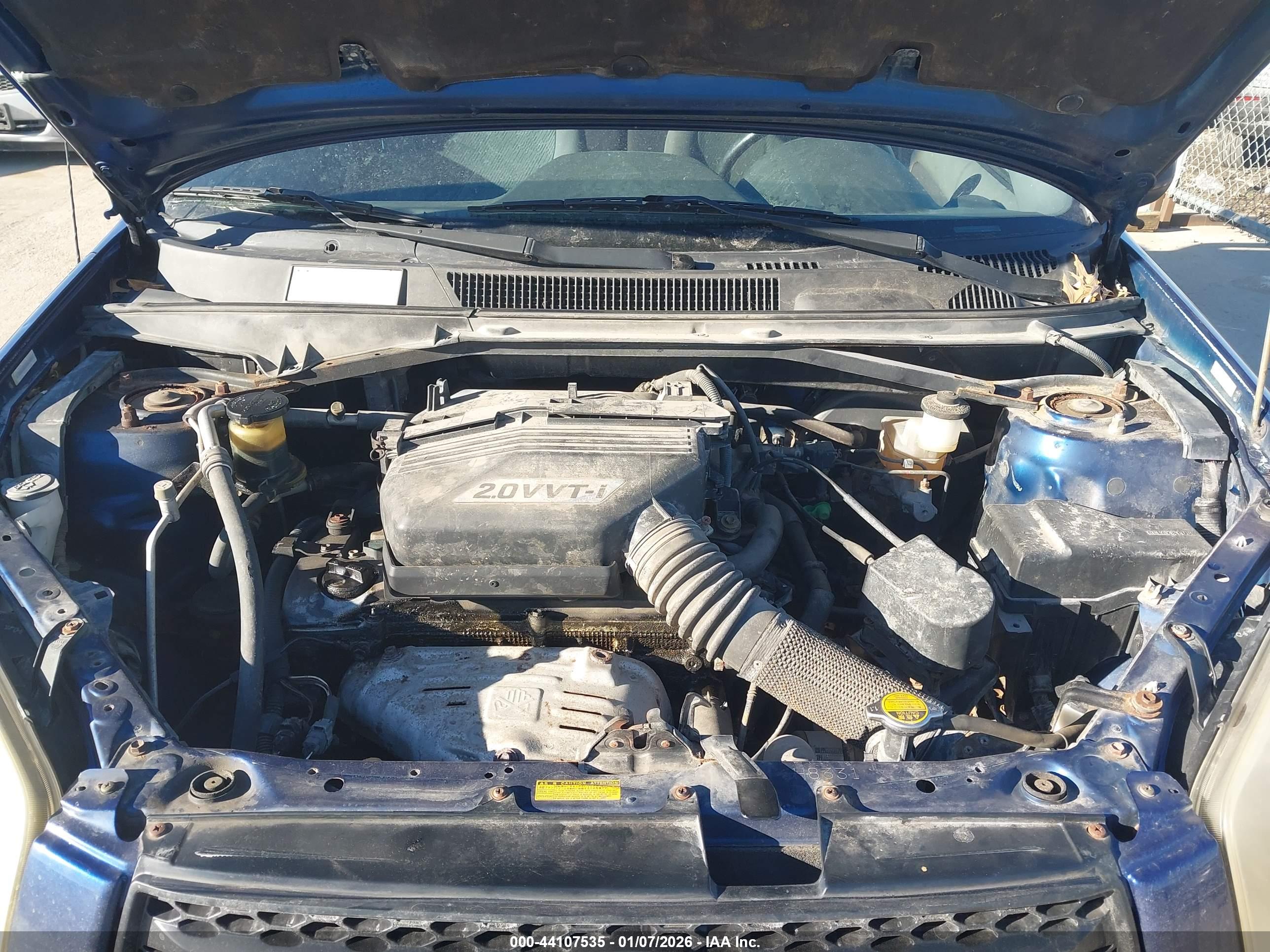 TOYOTA RAV4 image 10